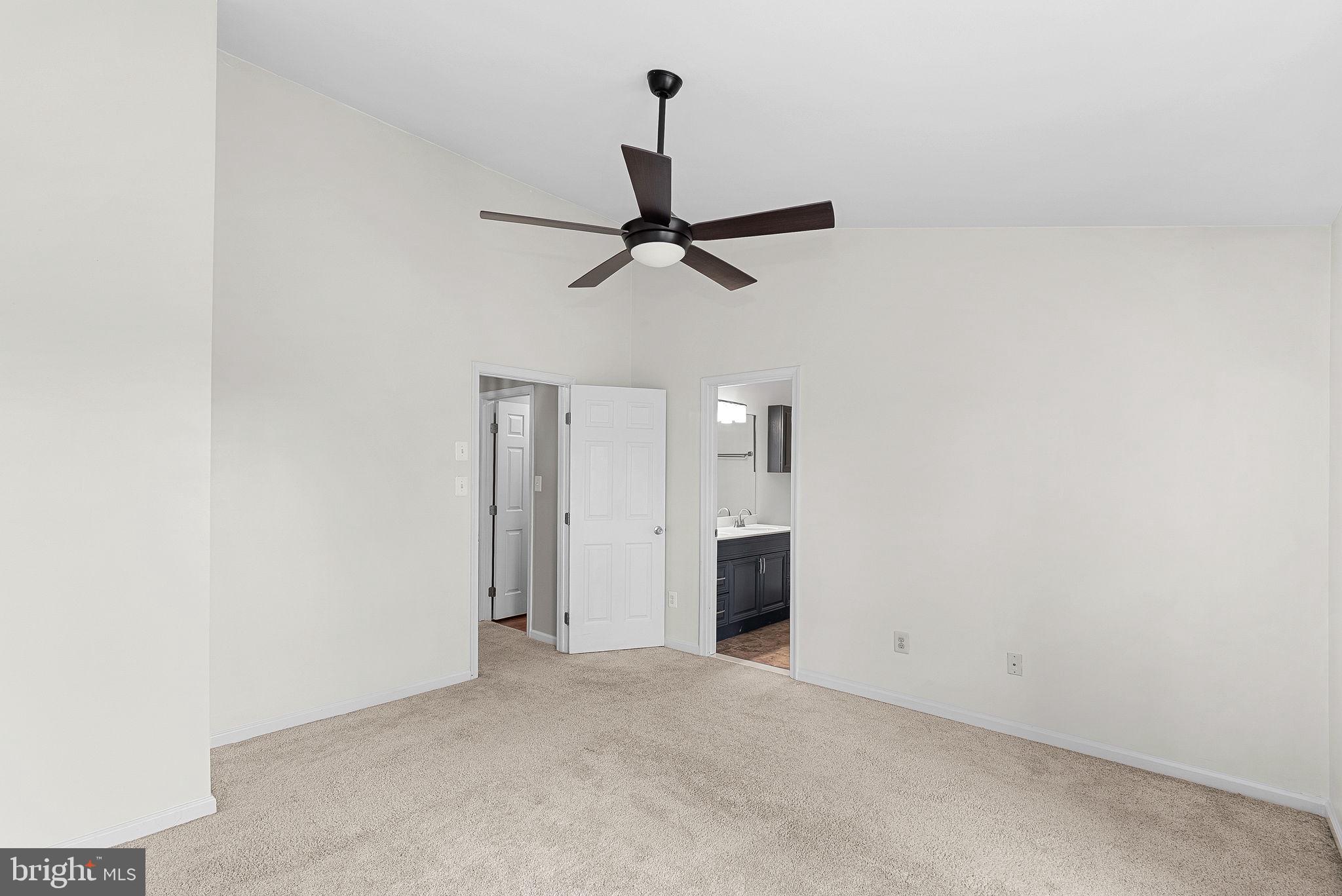 ASHBURN FARM - Residential