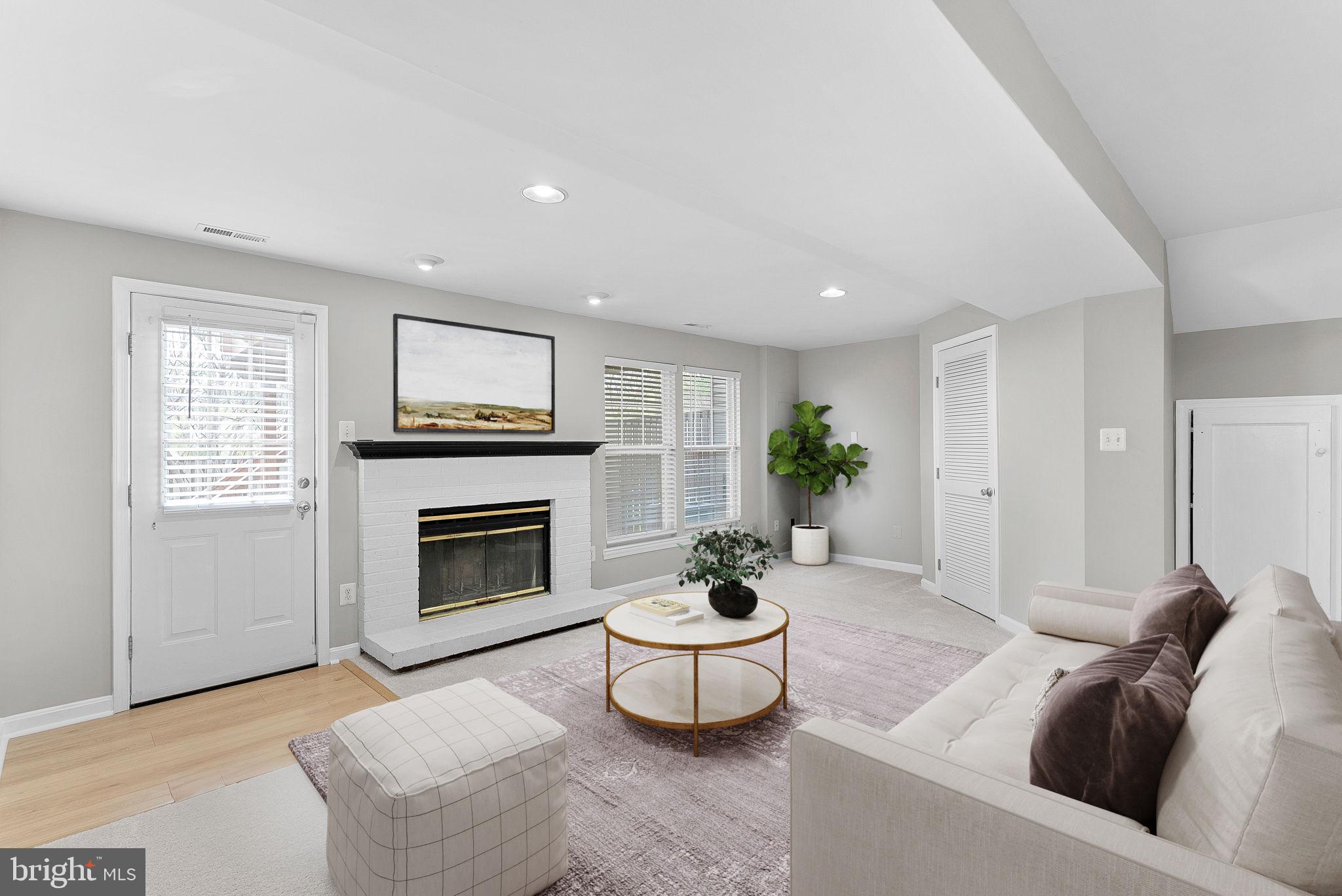 ASHBURN FARM - Residential