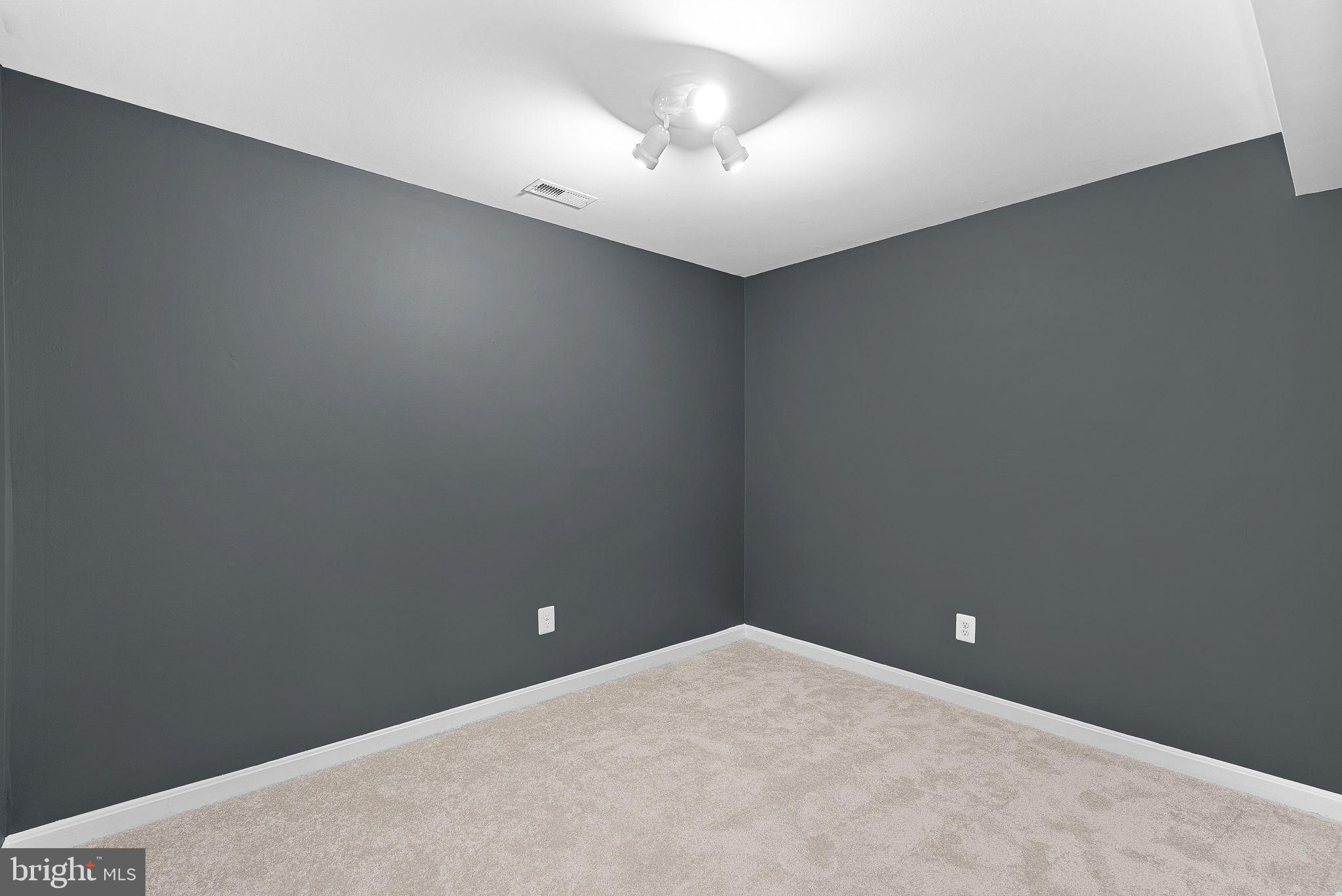 ASHBURN FARM - Residential