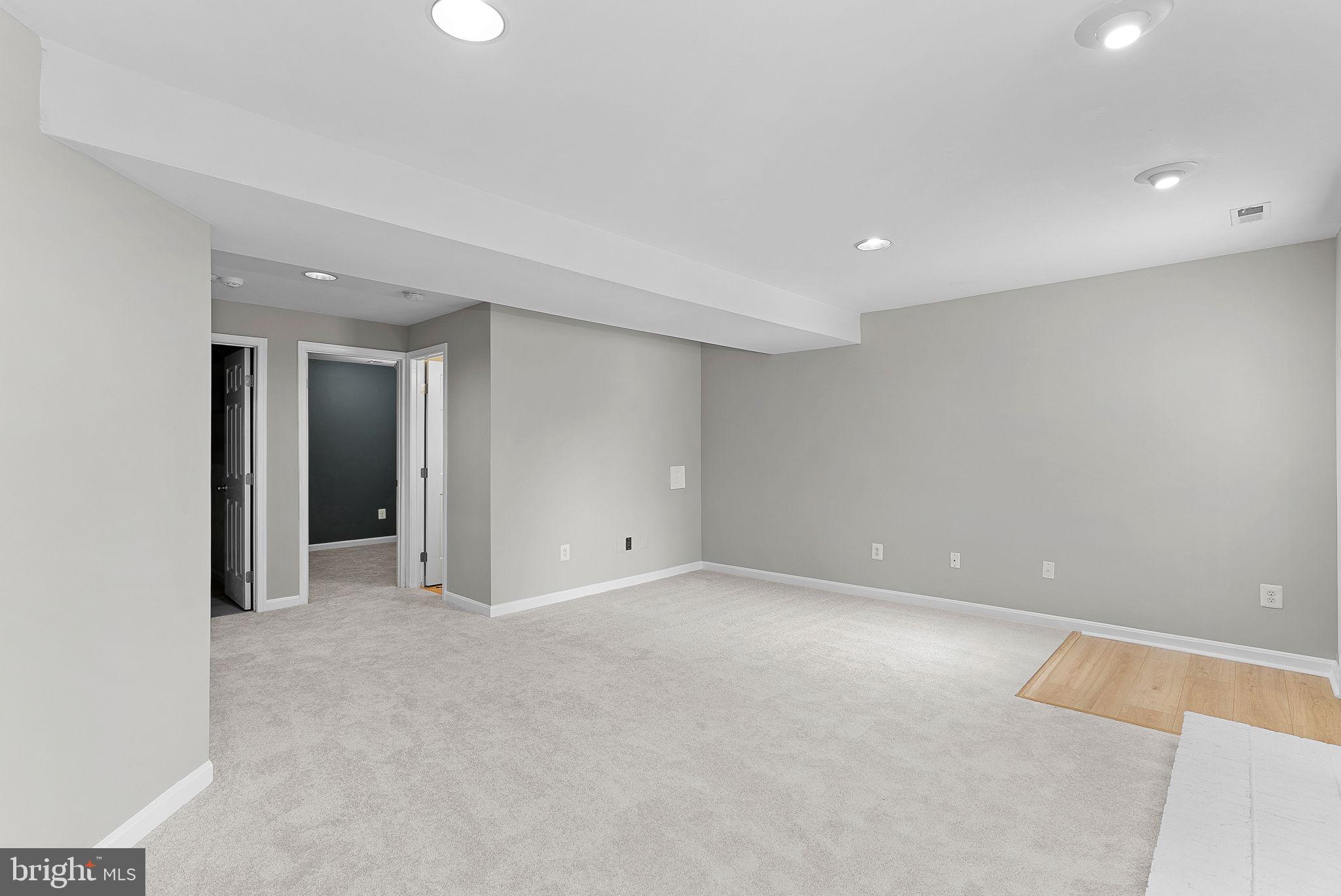 ASHBURN FARM - Residential