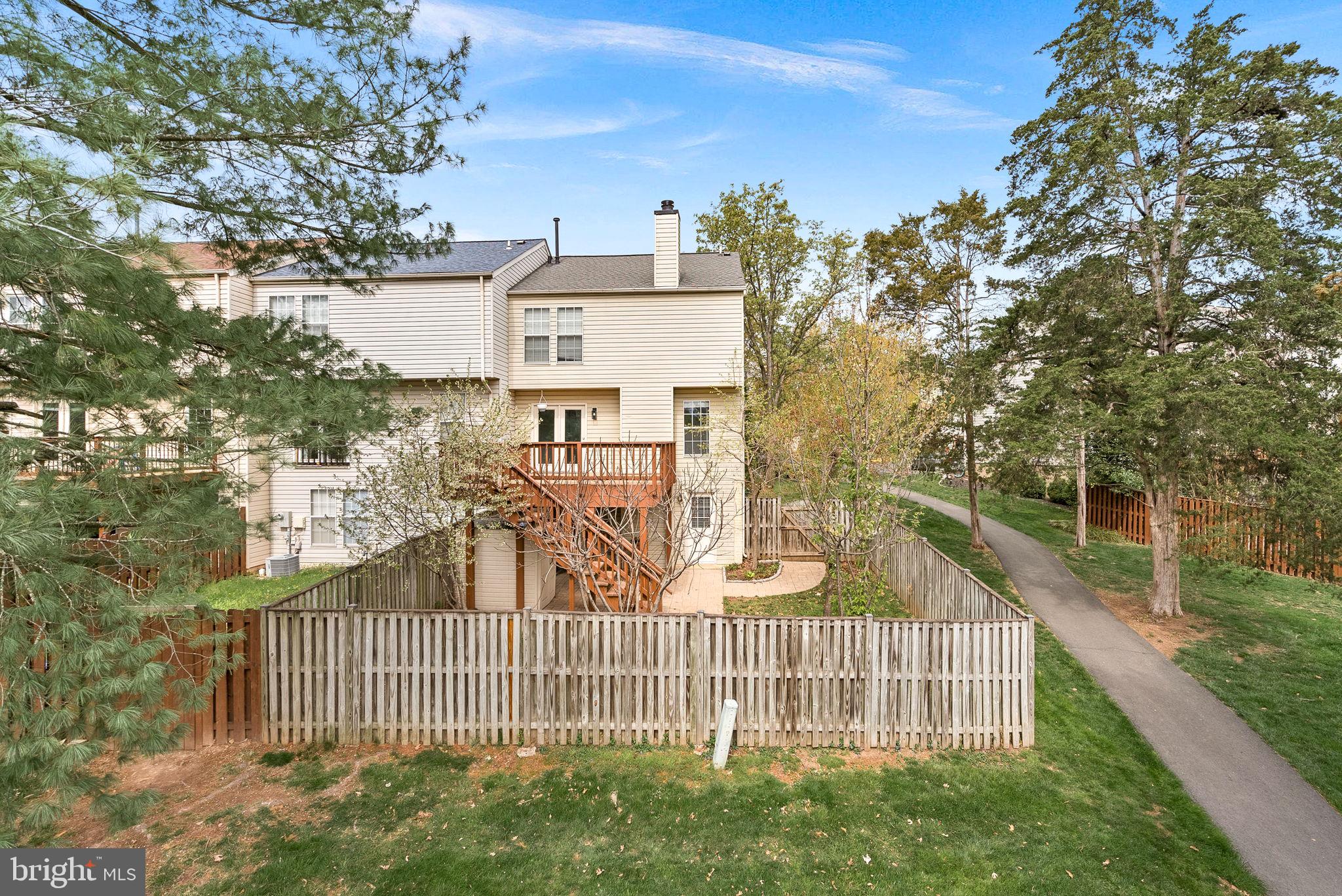 ASHBURN FARM - Residential