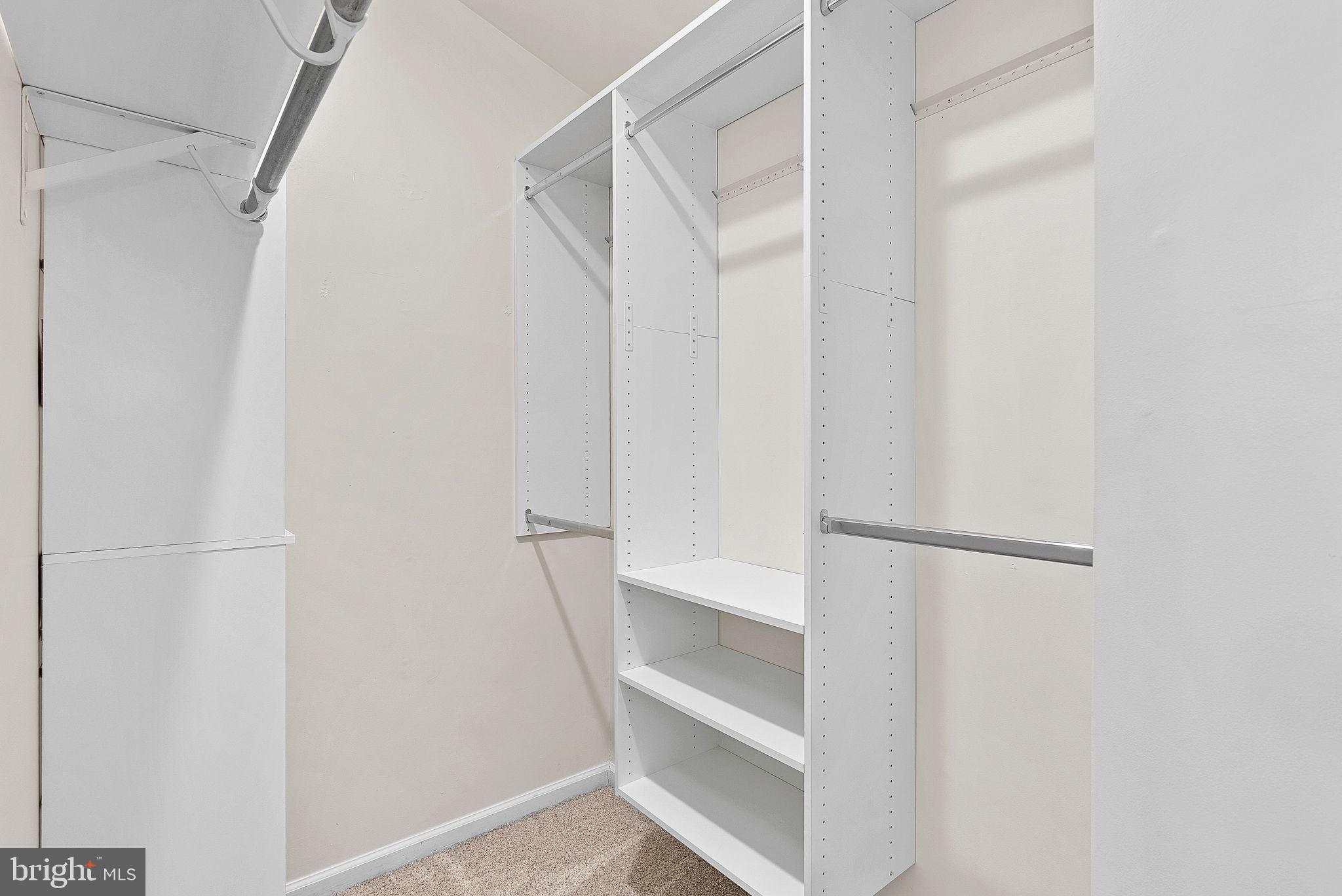 ASHBURN FARM - Residential