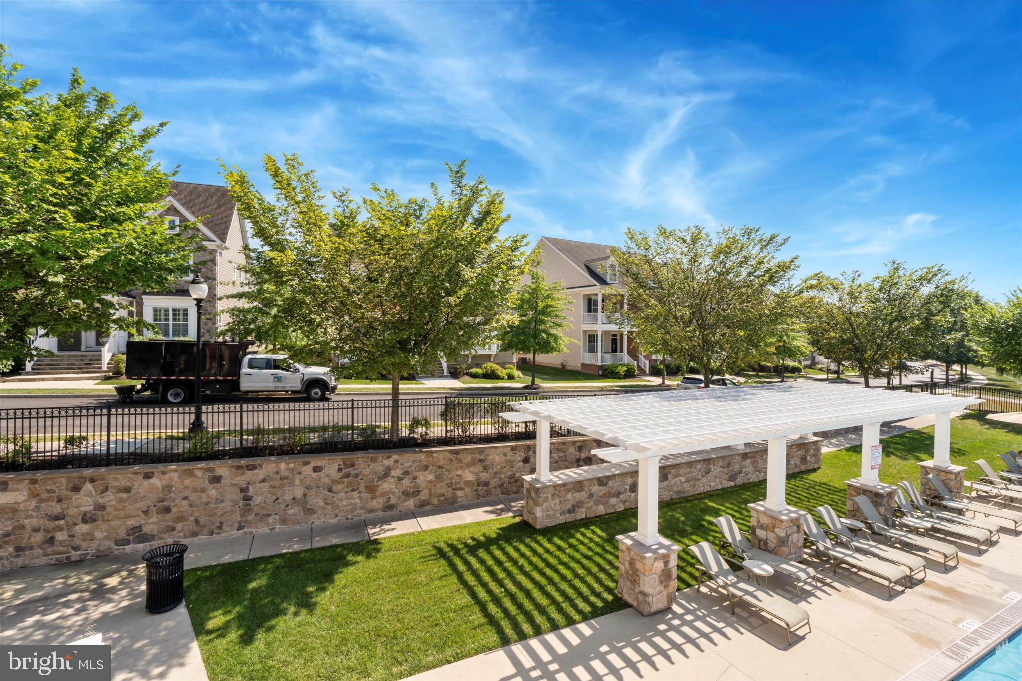 SPRING OAK - Residential