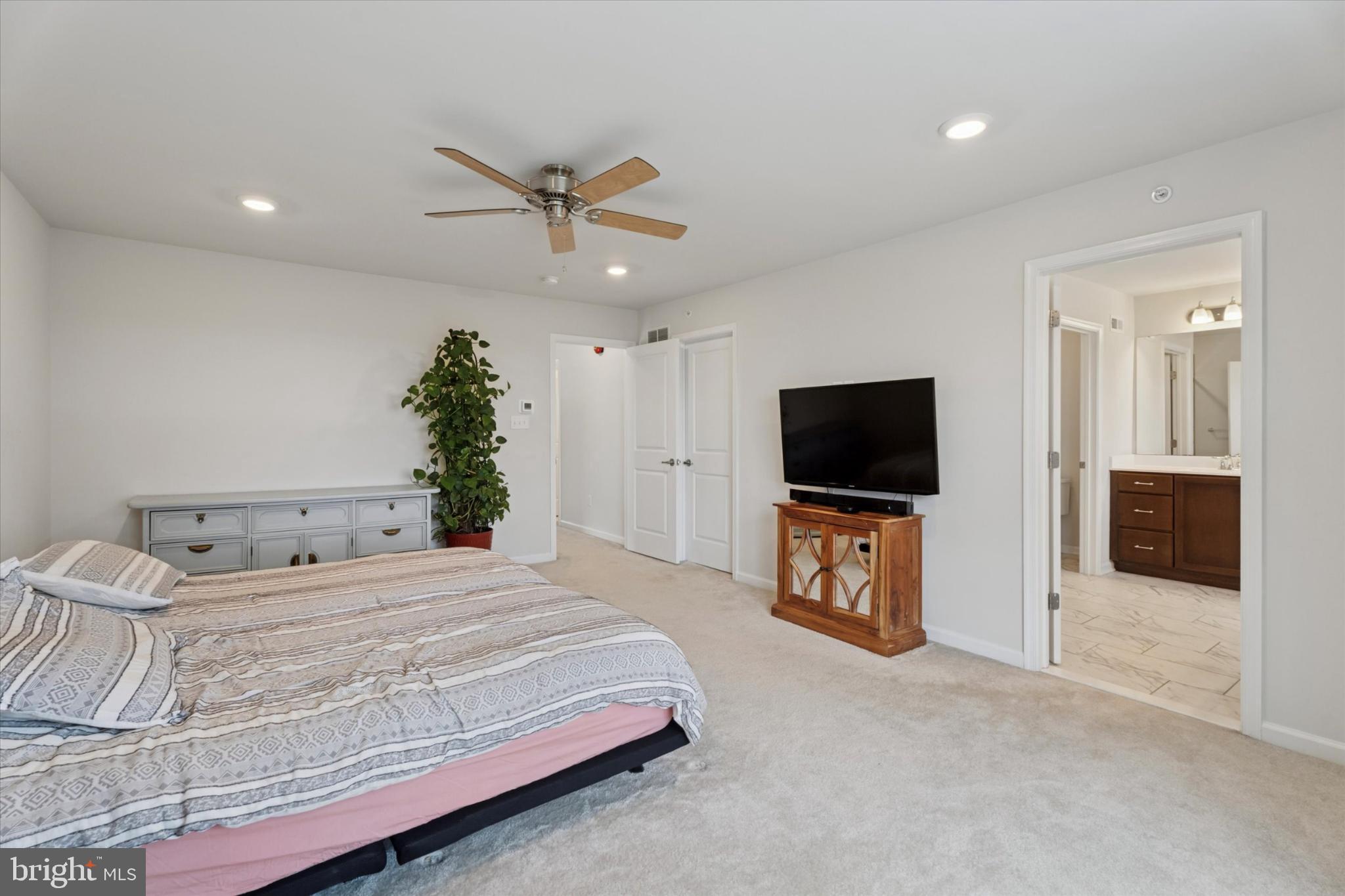 SPRING OAK - Residential