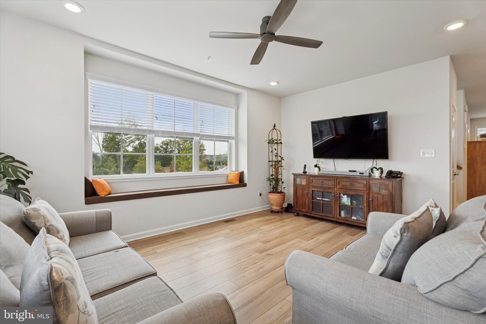 SPRING OAK - Residential