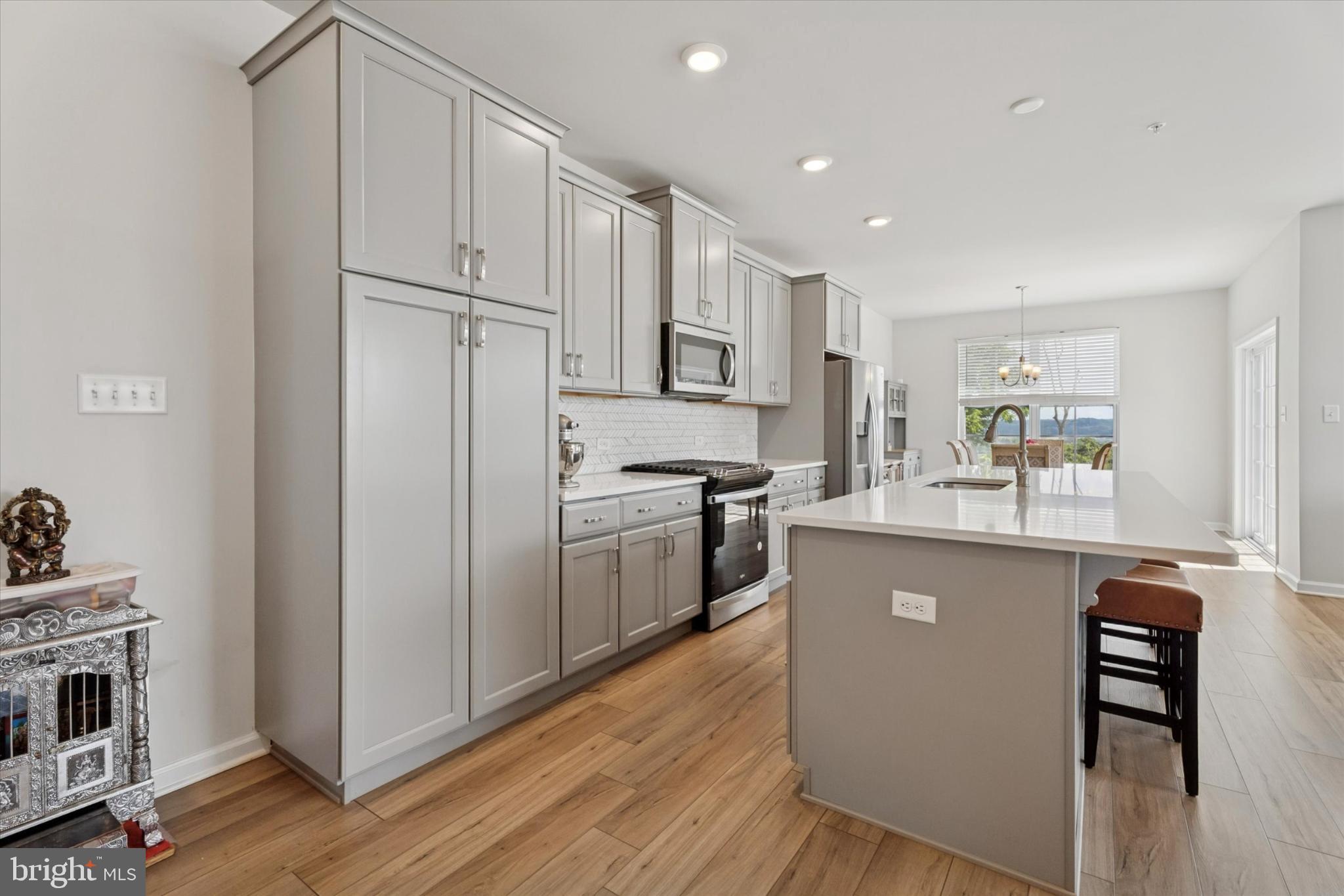 SPRING OAK - Residential