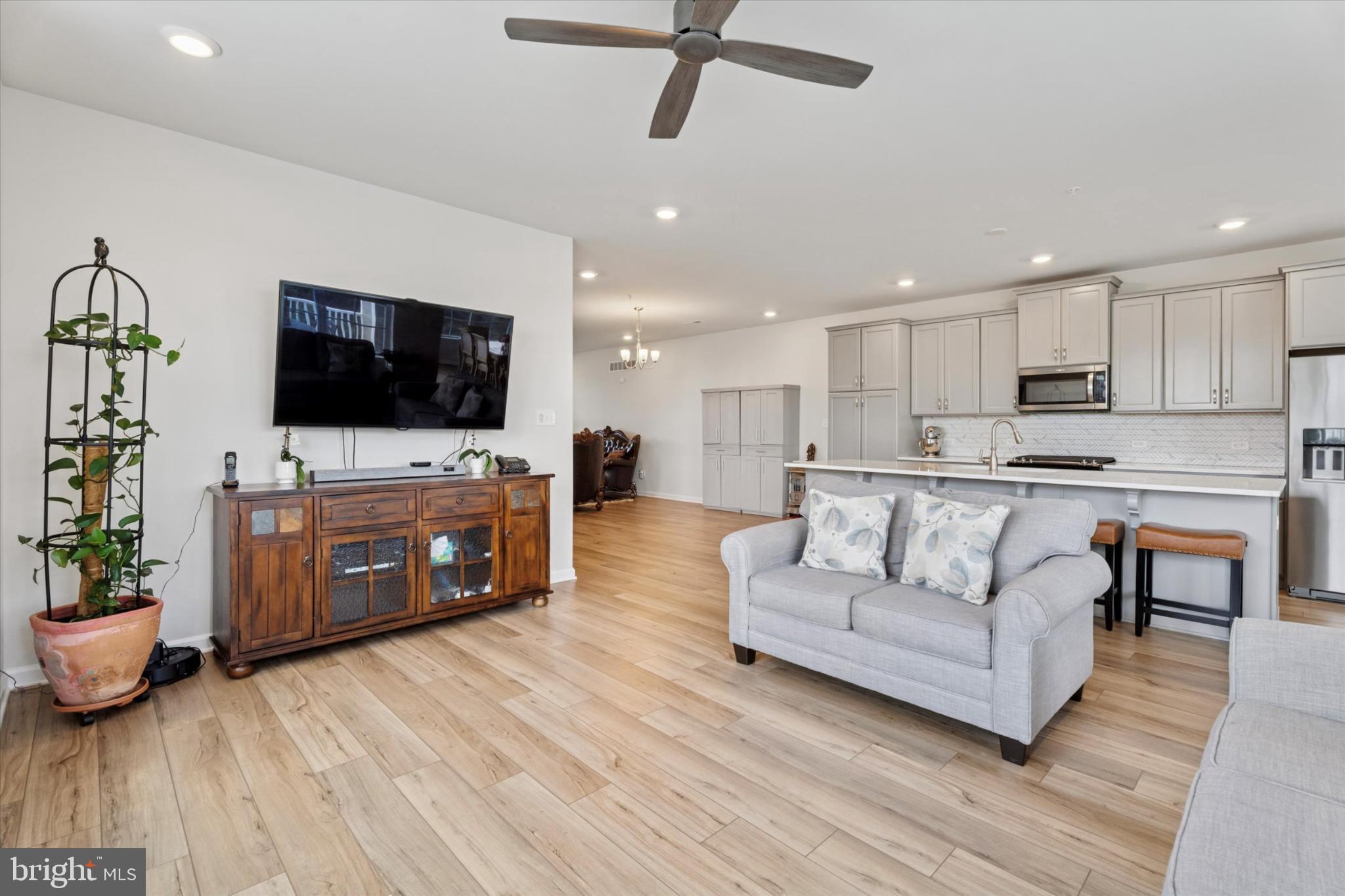 SPRING OAK - Residential