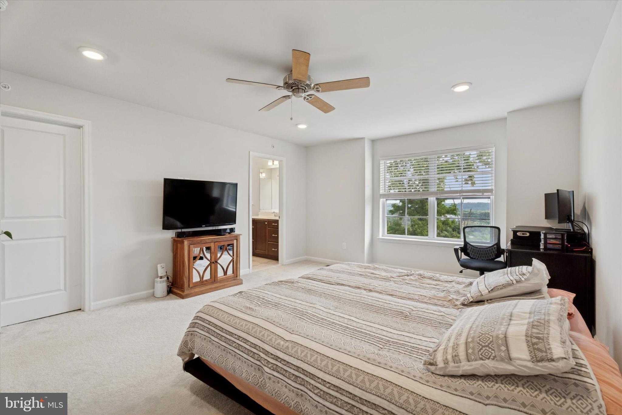 SPRING OAK - Residential