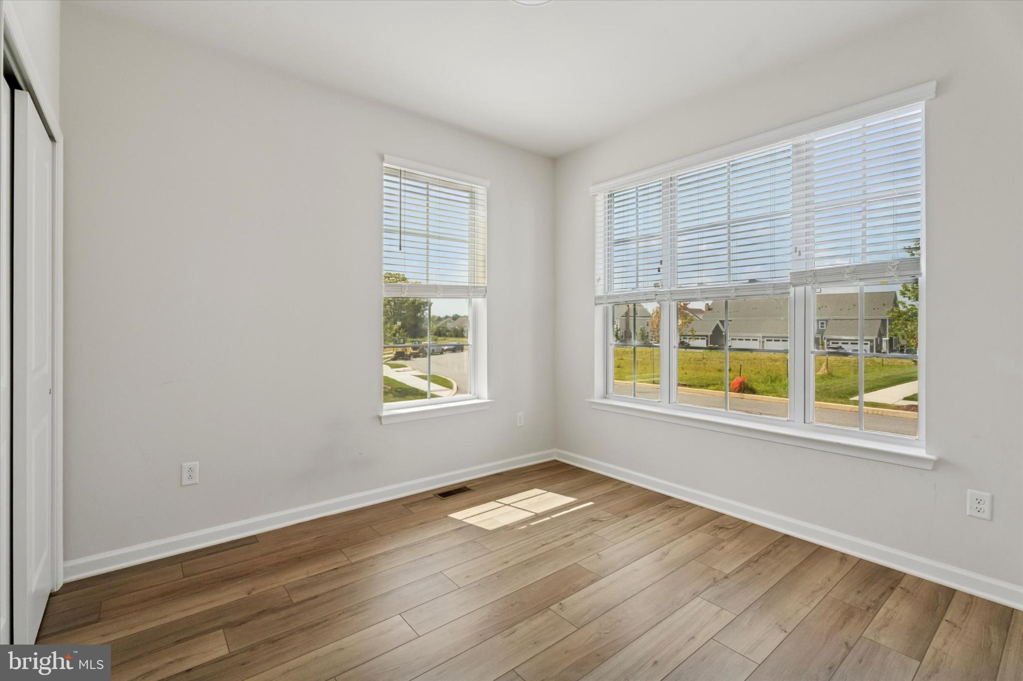 SPRING OAK - Residential