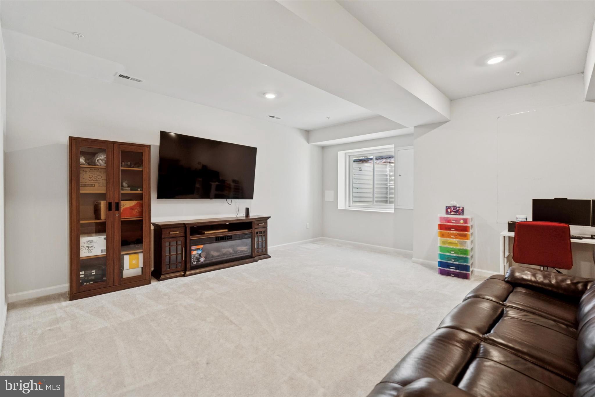 SPRING OAK - Residential