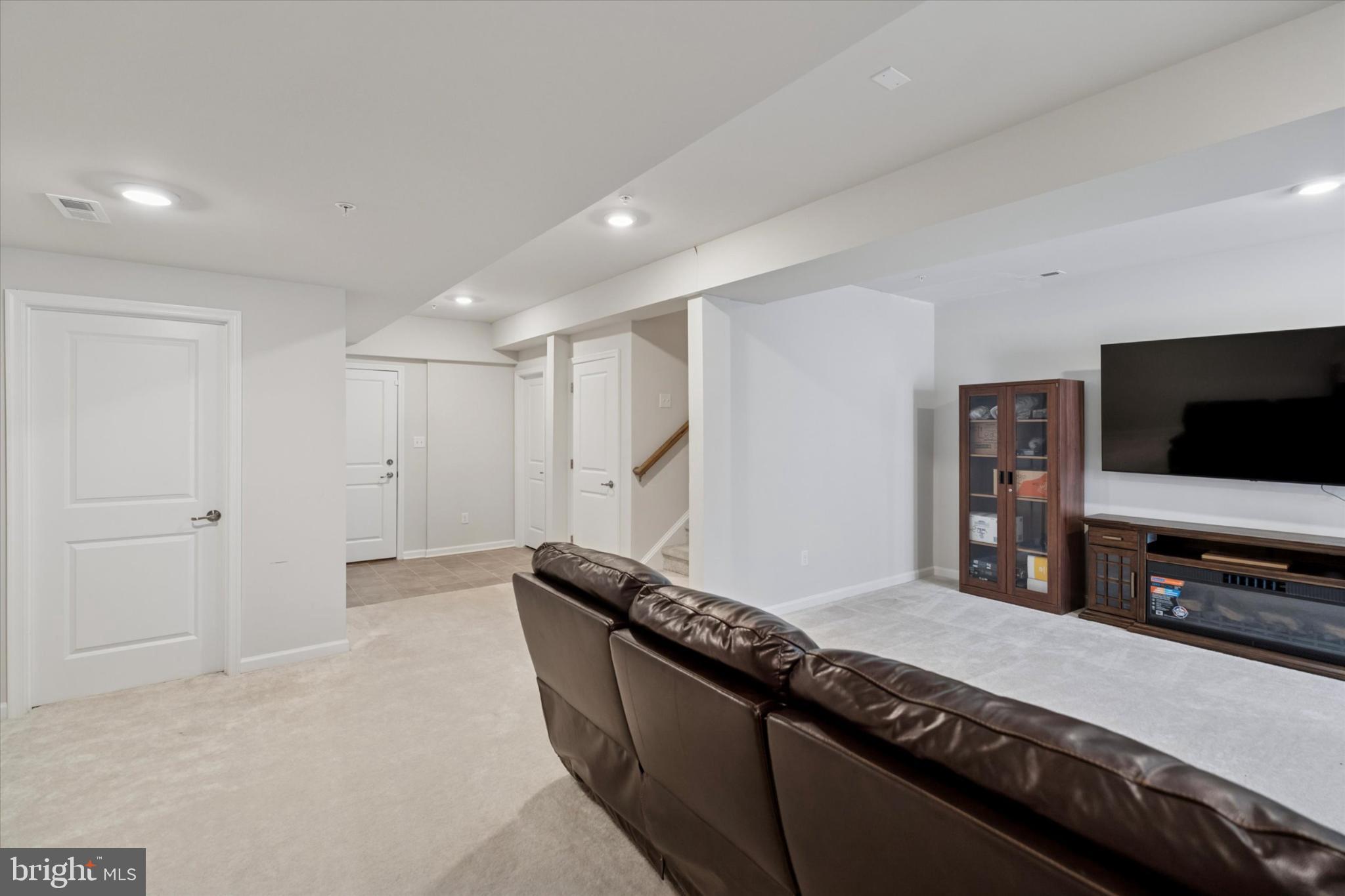 SPRING OAK - Residential