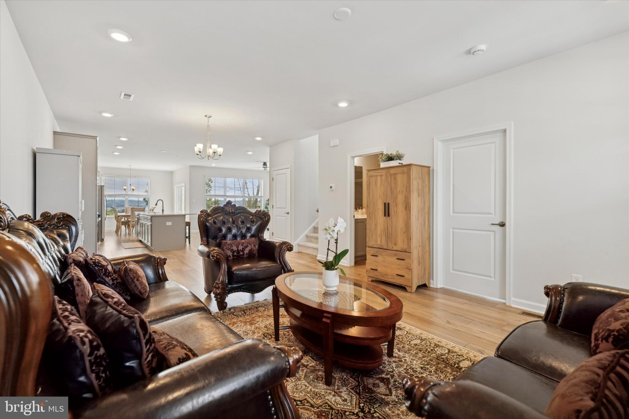 SPRING OAK - Residential