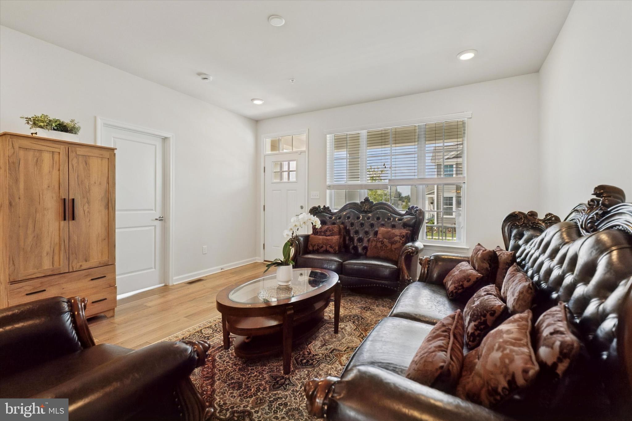 SPRING OAK - Residential