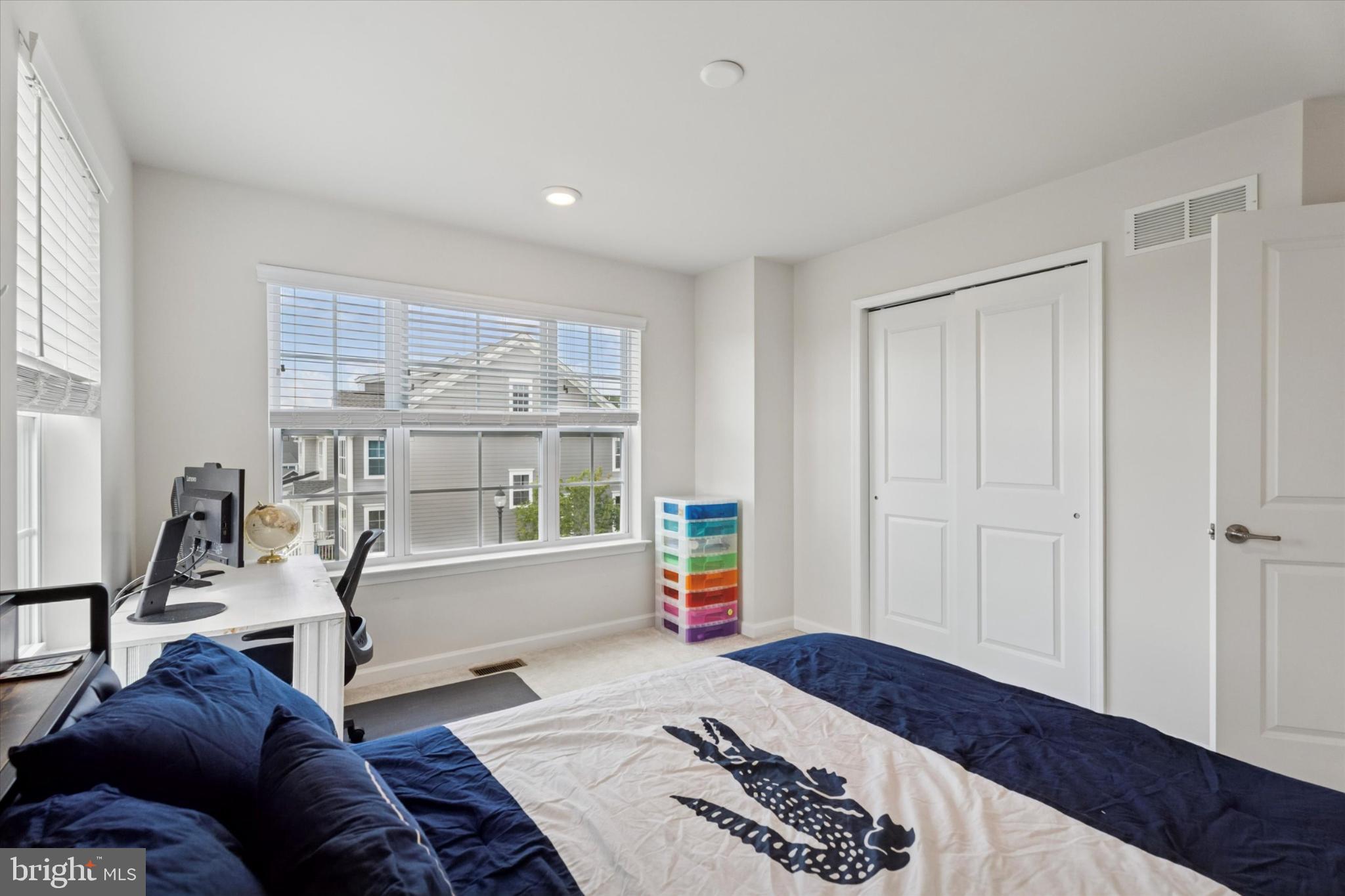 SPRING OAK - Residential