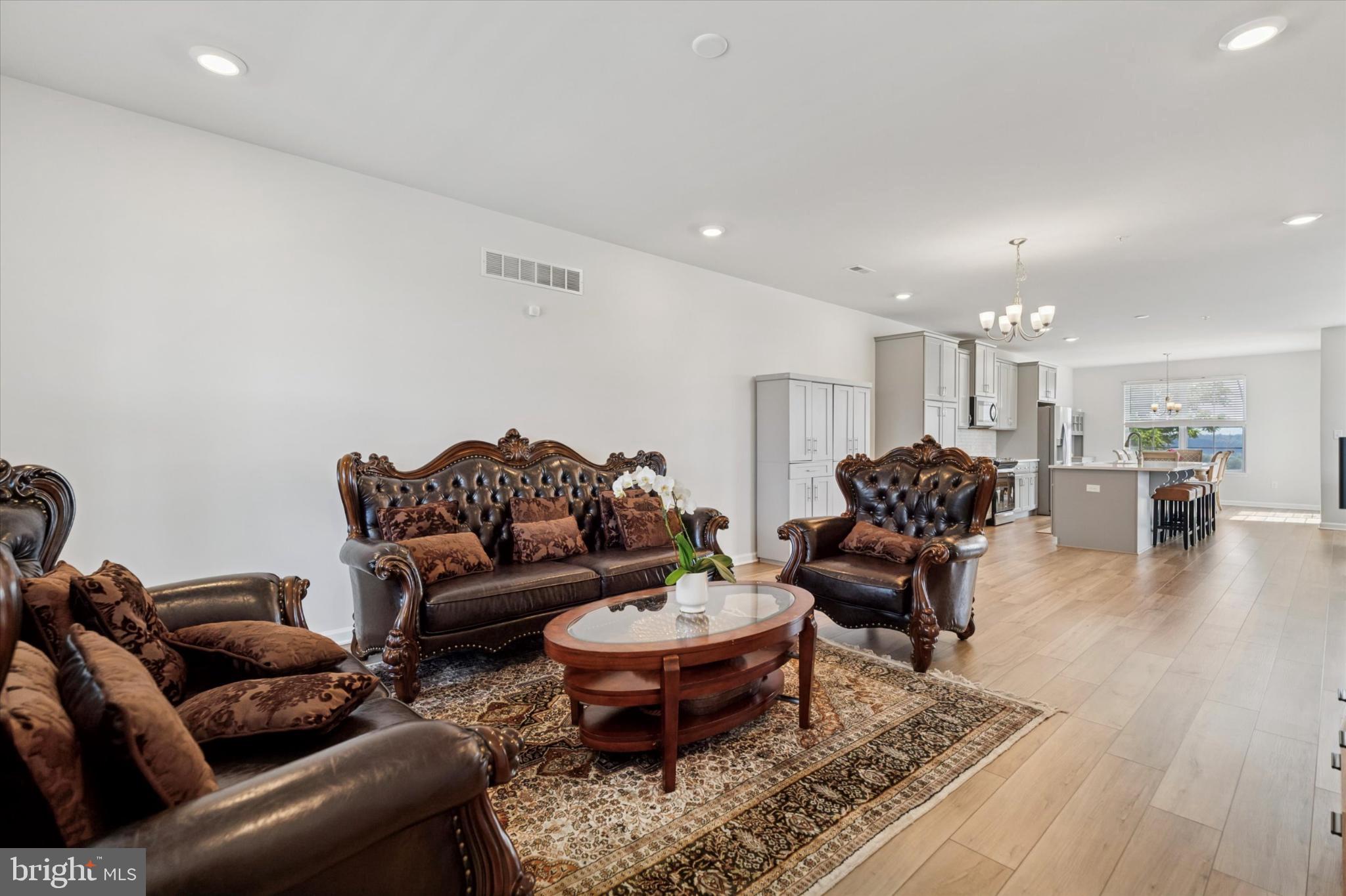 SPRING OAK - Residential