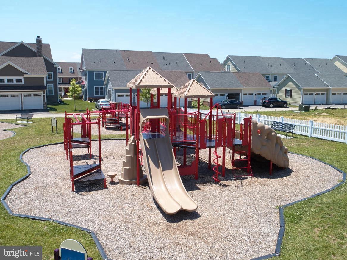 SPRING OAK - Residential