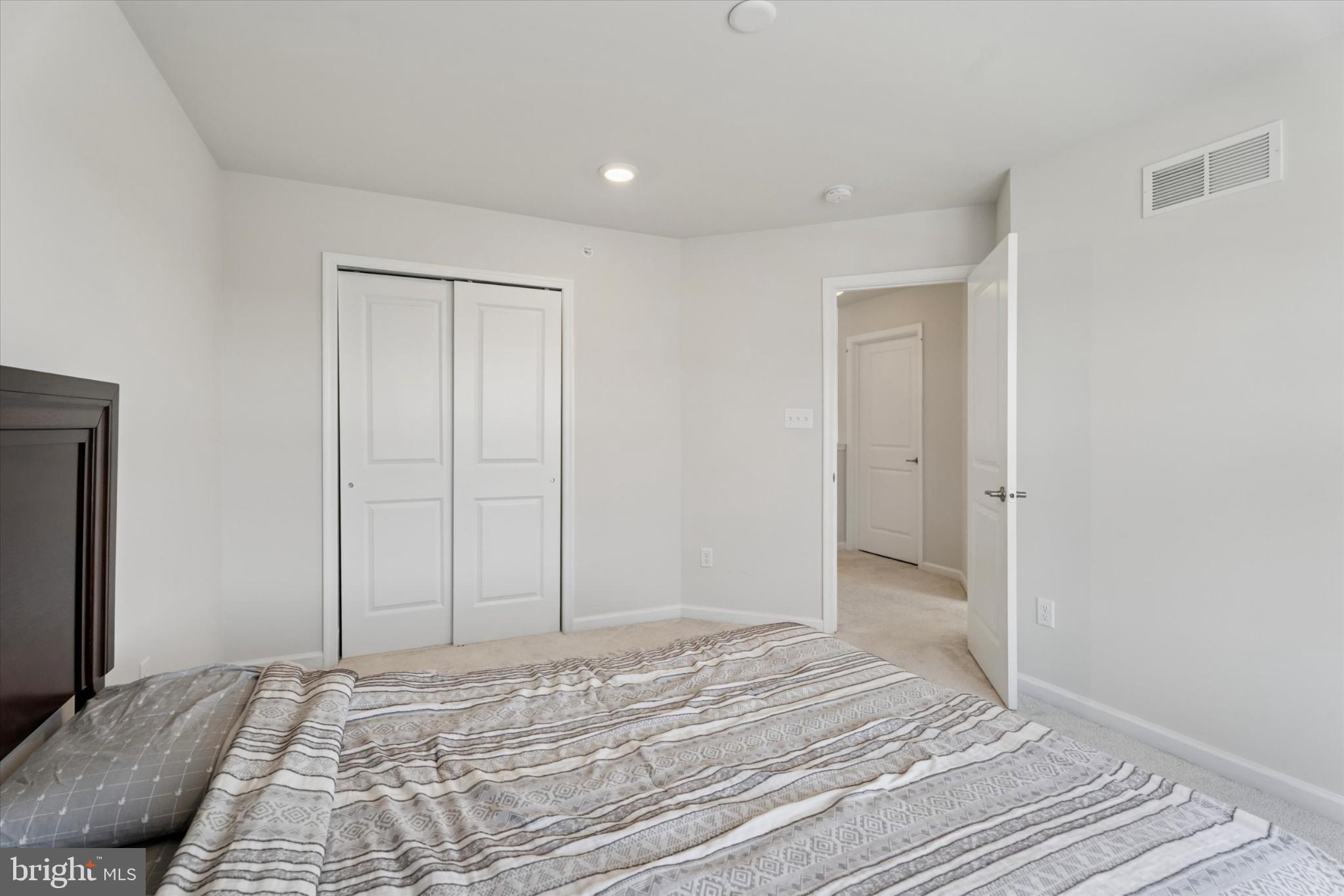 SPRING OAK - Residential