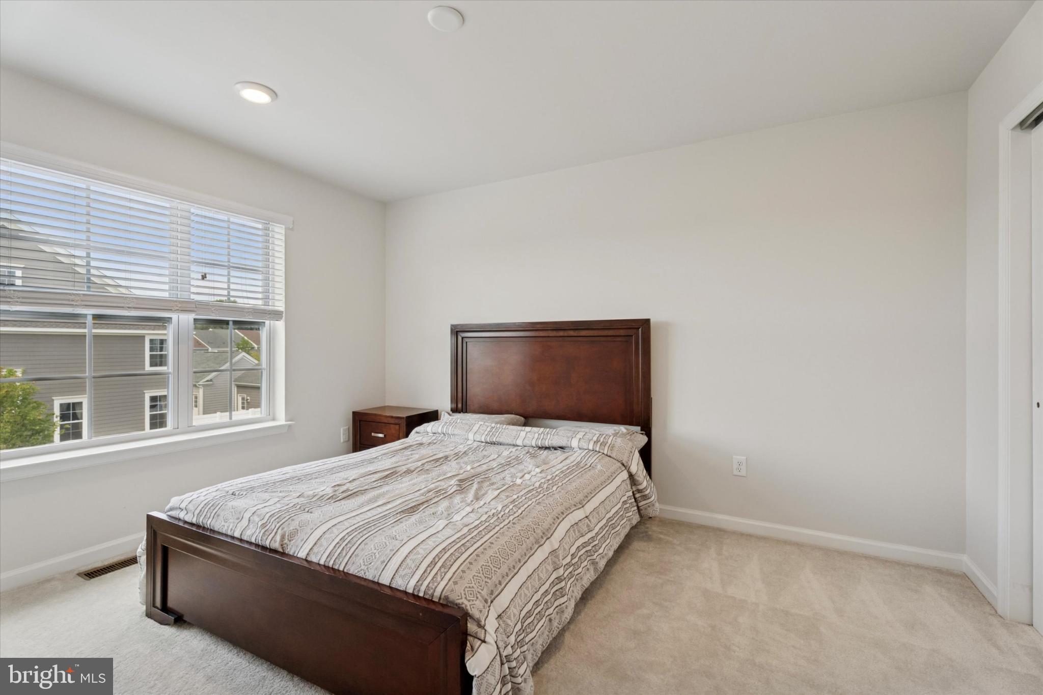 SPRING OAK - Residential