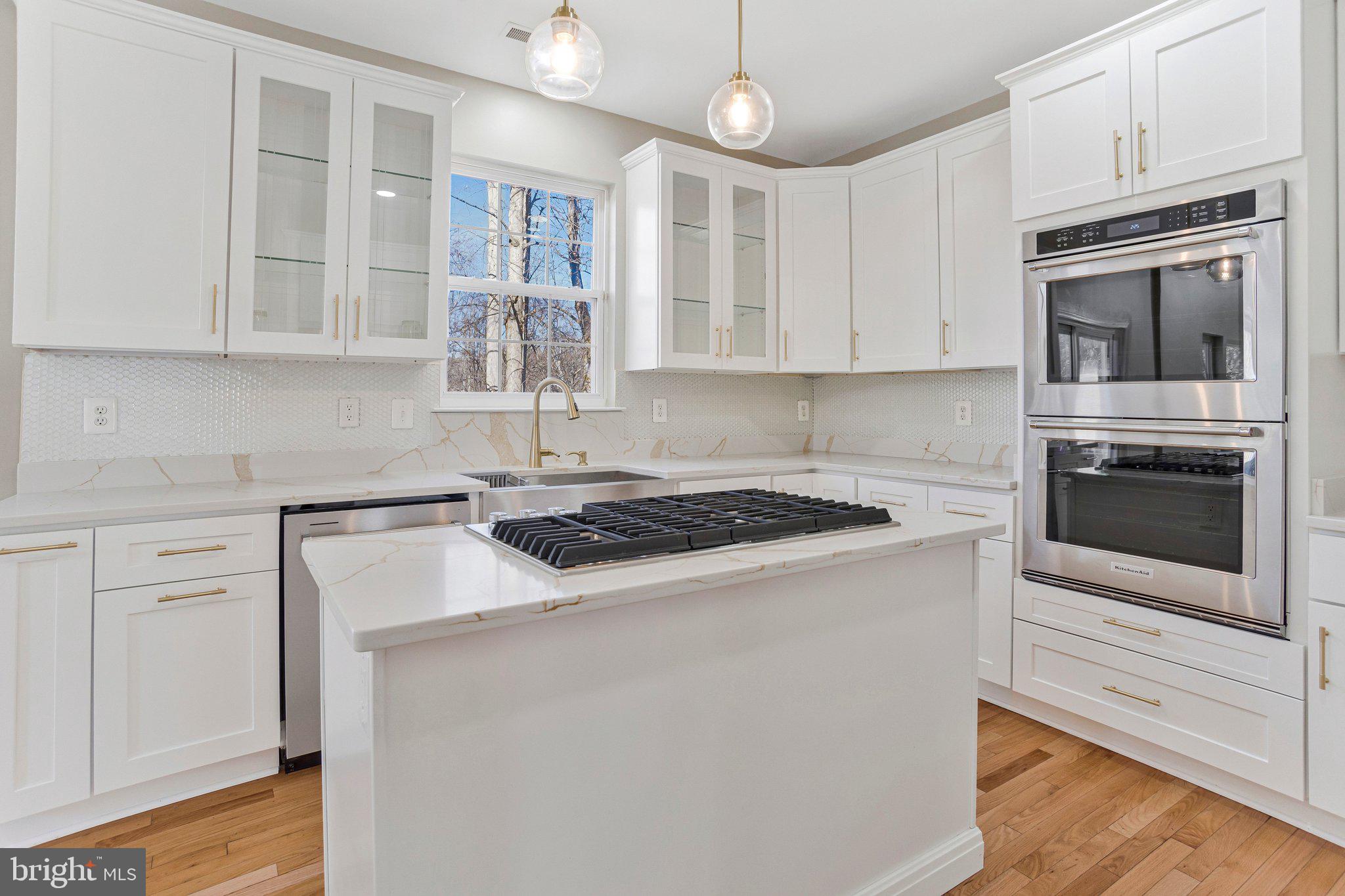 STRAWBERRY HILL EST SUB - Residential