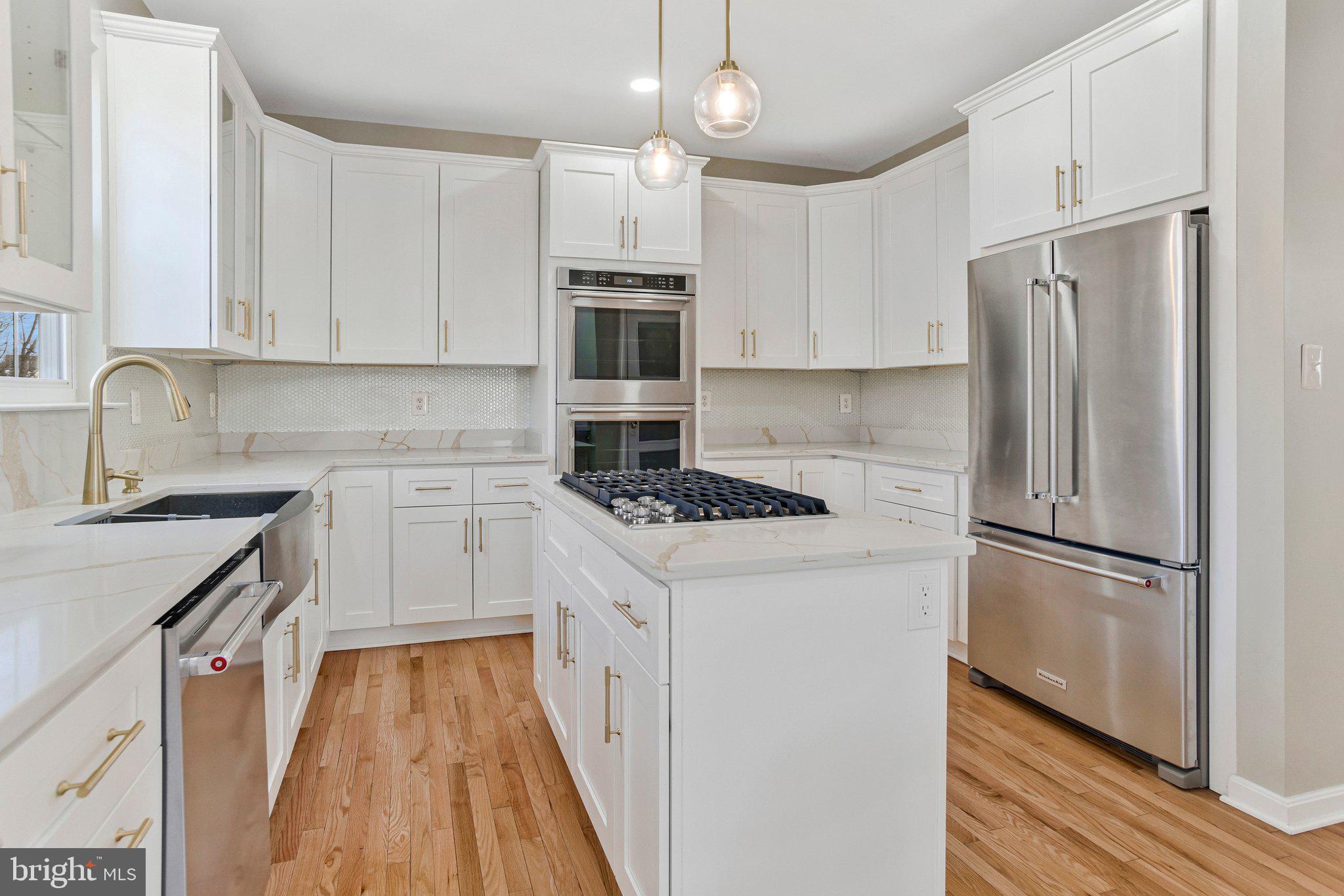 STRAWBERRY HILL EST SUB - Residential