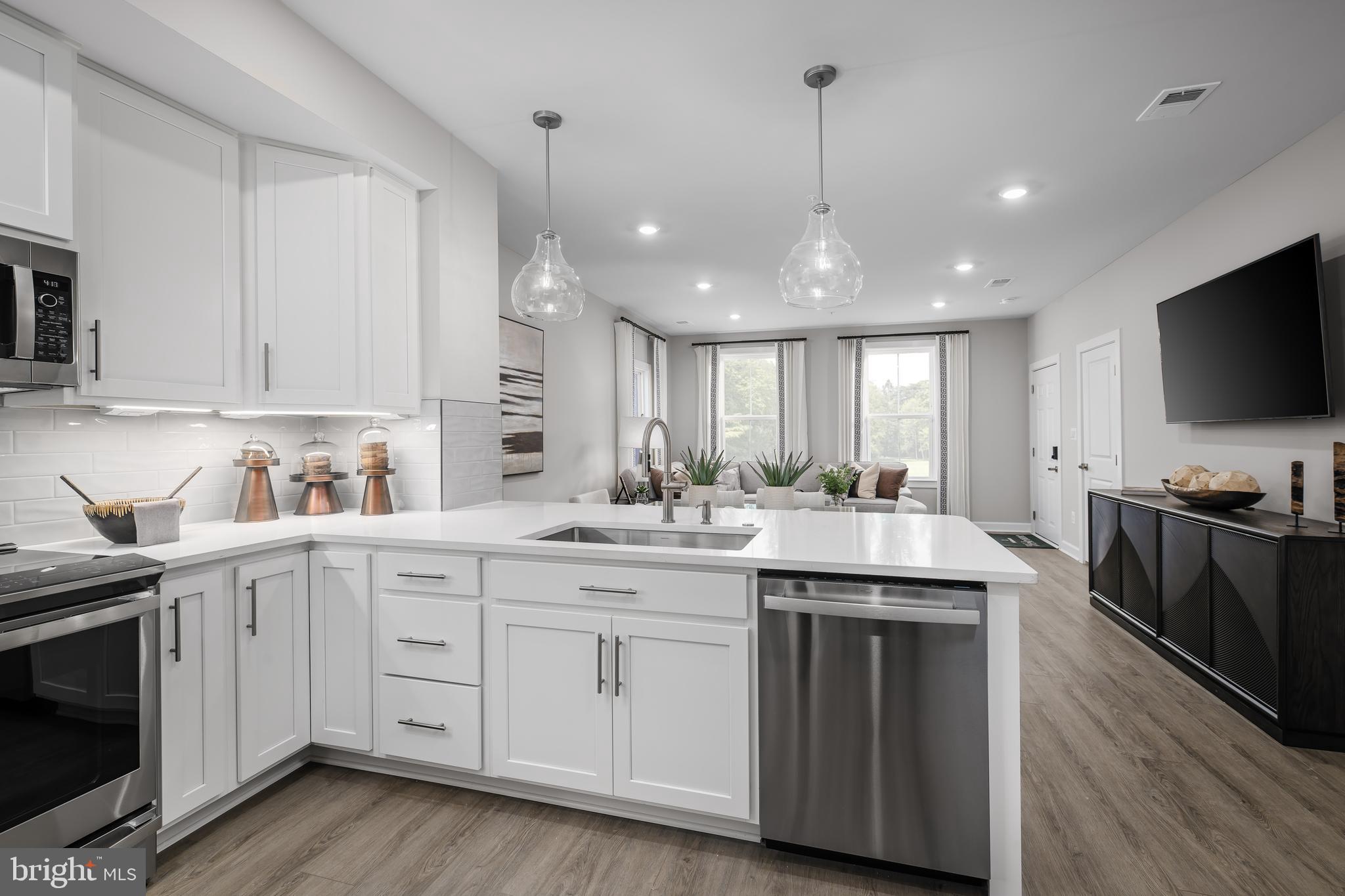 ASHBURN STATION - Residential