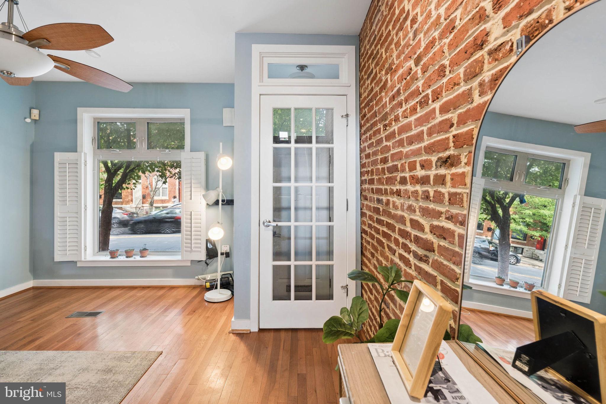 18 N EAST AVENUE