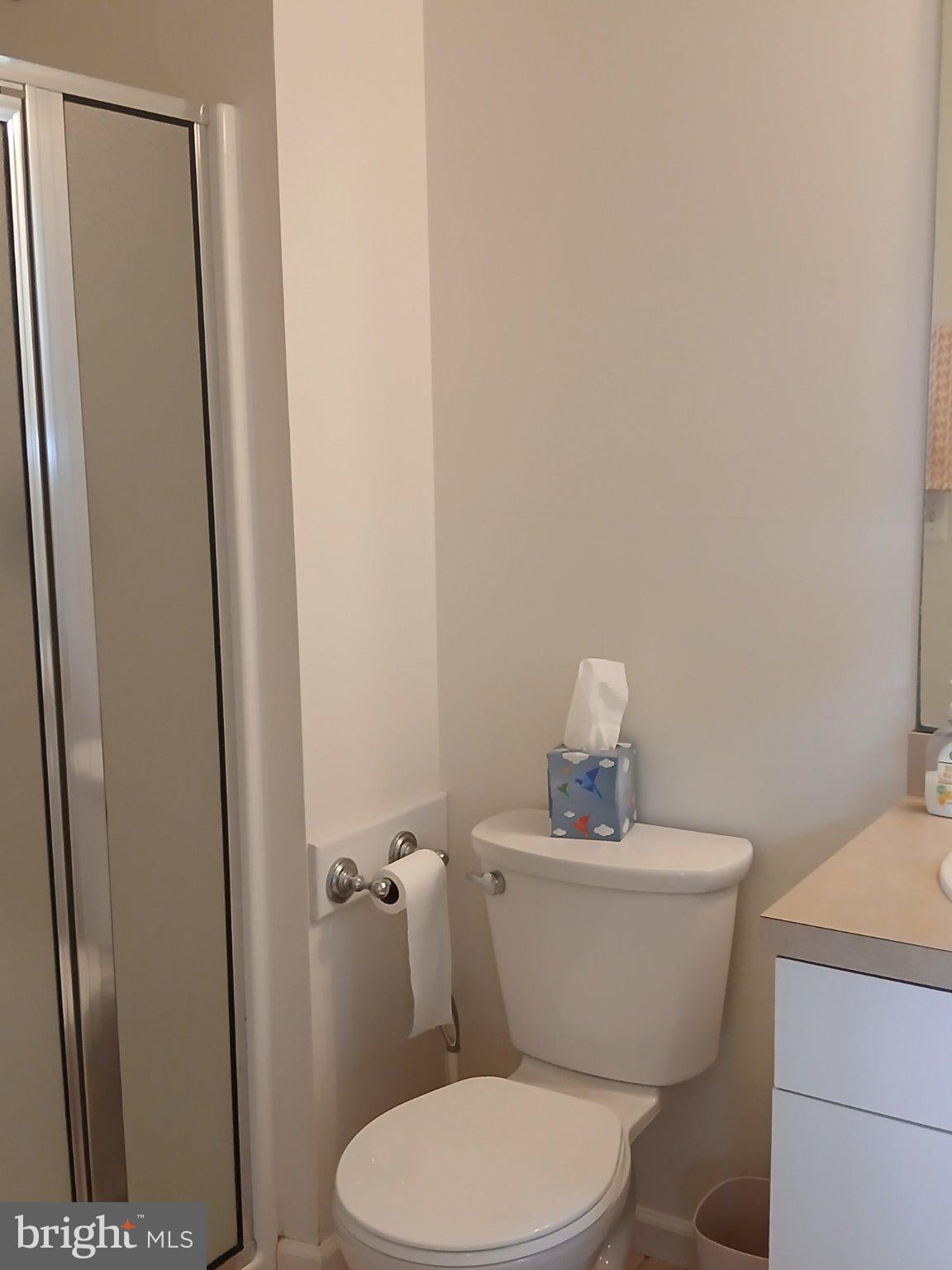 11 W ESSEX AVENUE