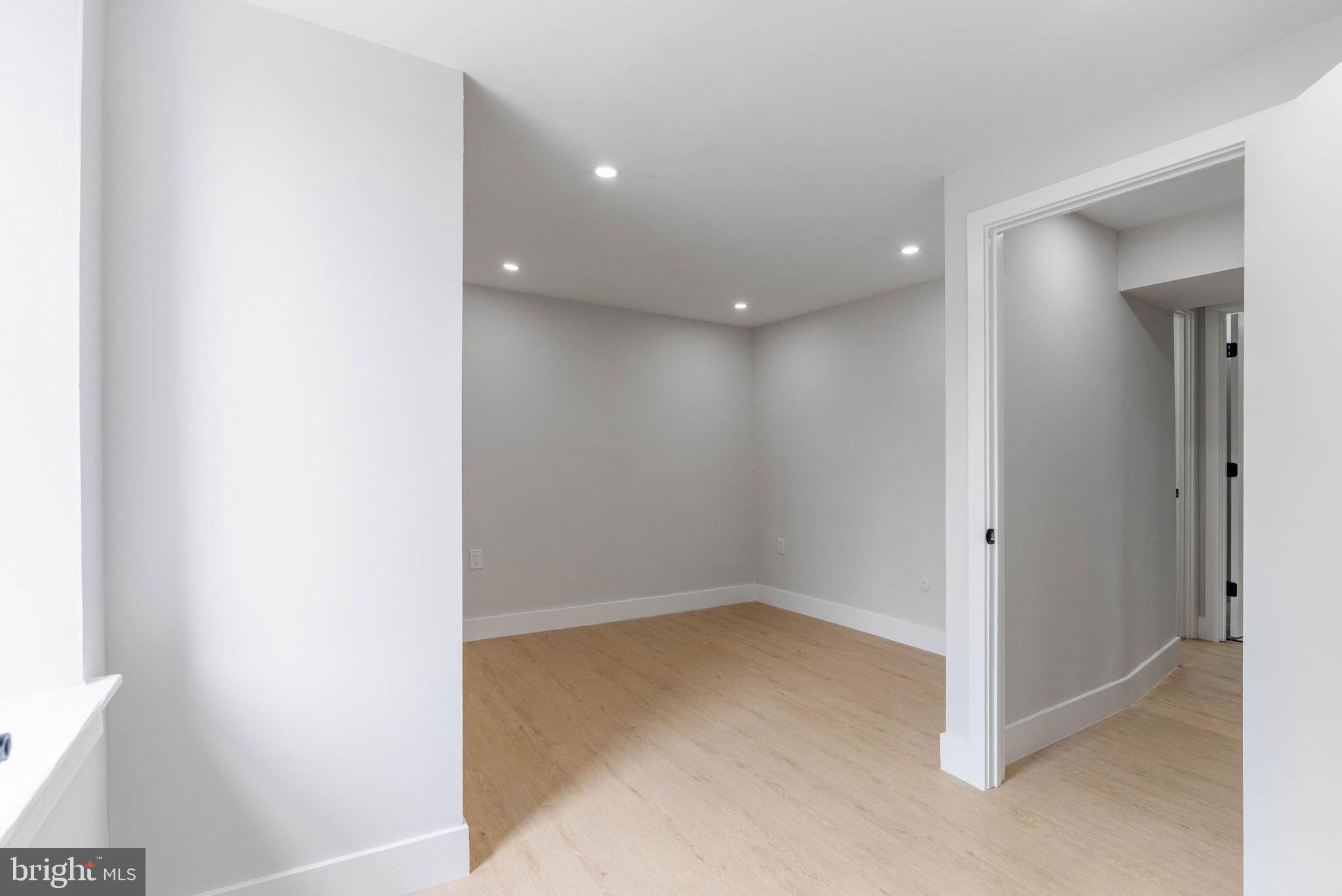 4522 BAKER STREET 2