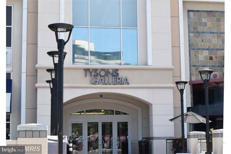 FOUNTAINS AT MCLEAN - Residential Lease