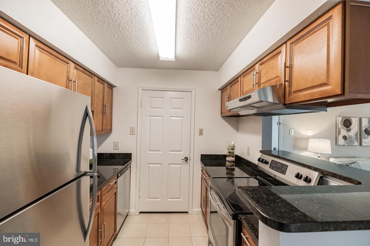 FOUNTAINS AT MCLEAN - Residential Lease