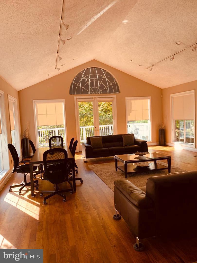 FOUNTAINS AT MCLEAN - Residential Lease