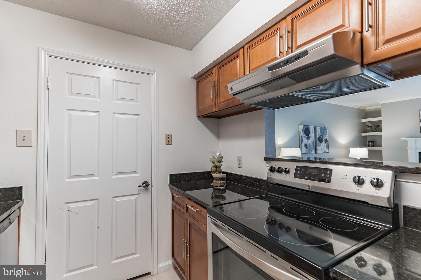 FOUNTAINS AT MCLEAN - Residential Lease