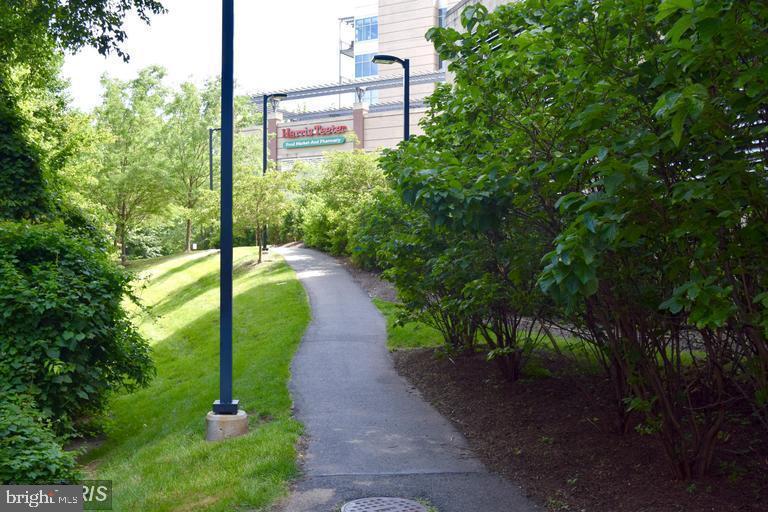 FOUNTAINS AT MCLEAN - Residential Lease