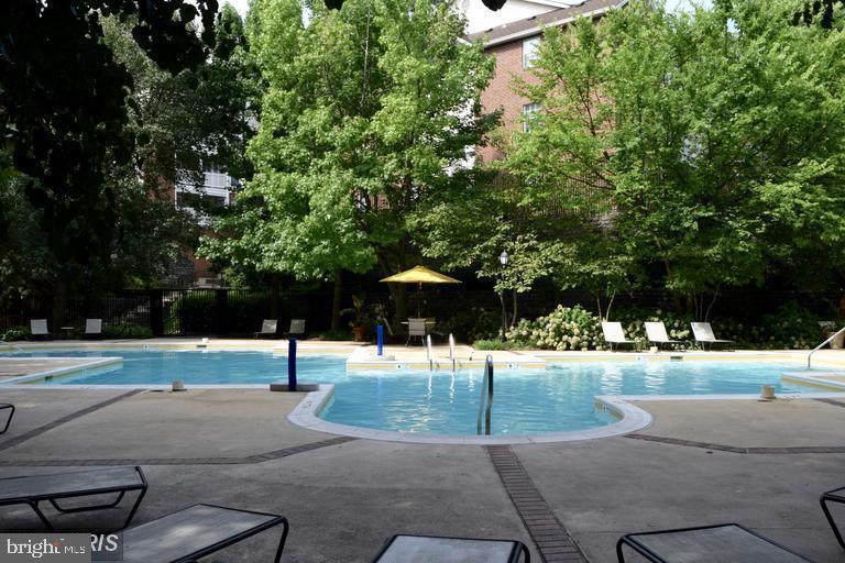 FOUNTAINS AT MCLEAN - Residential Lease