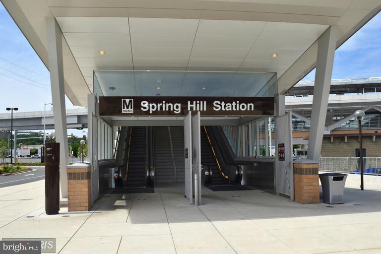 FOUNTAINS AT MCLEAN - Residential Lease