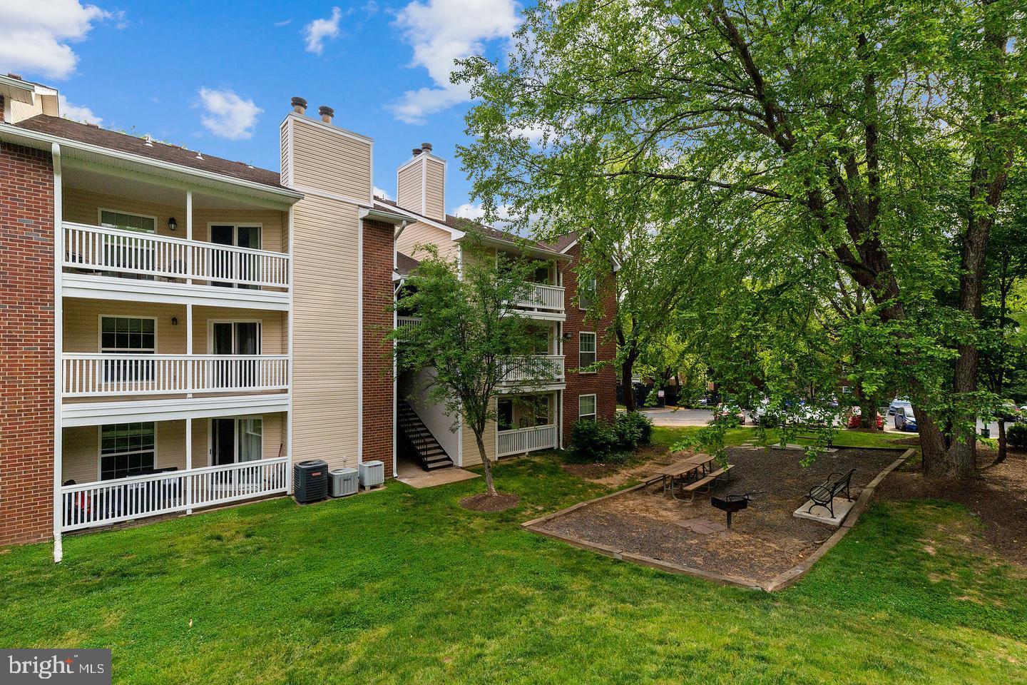 FOUNTAINS AT MCLEAN - Residential Lease