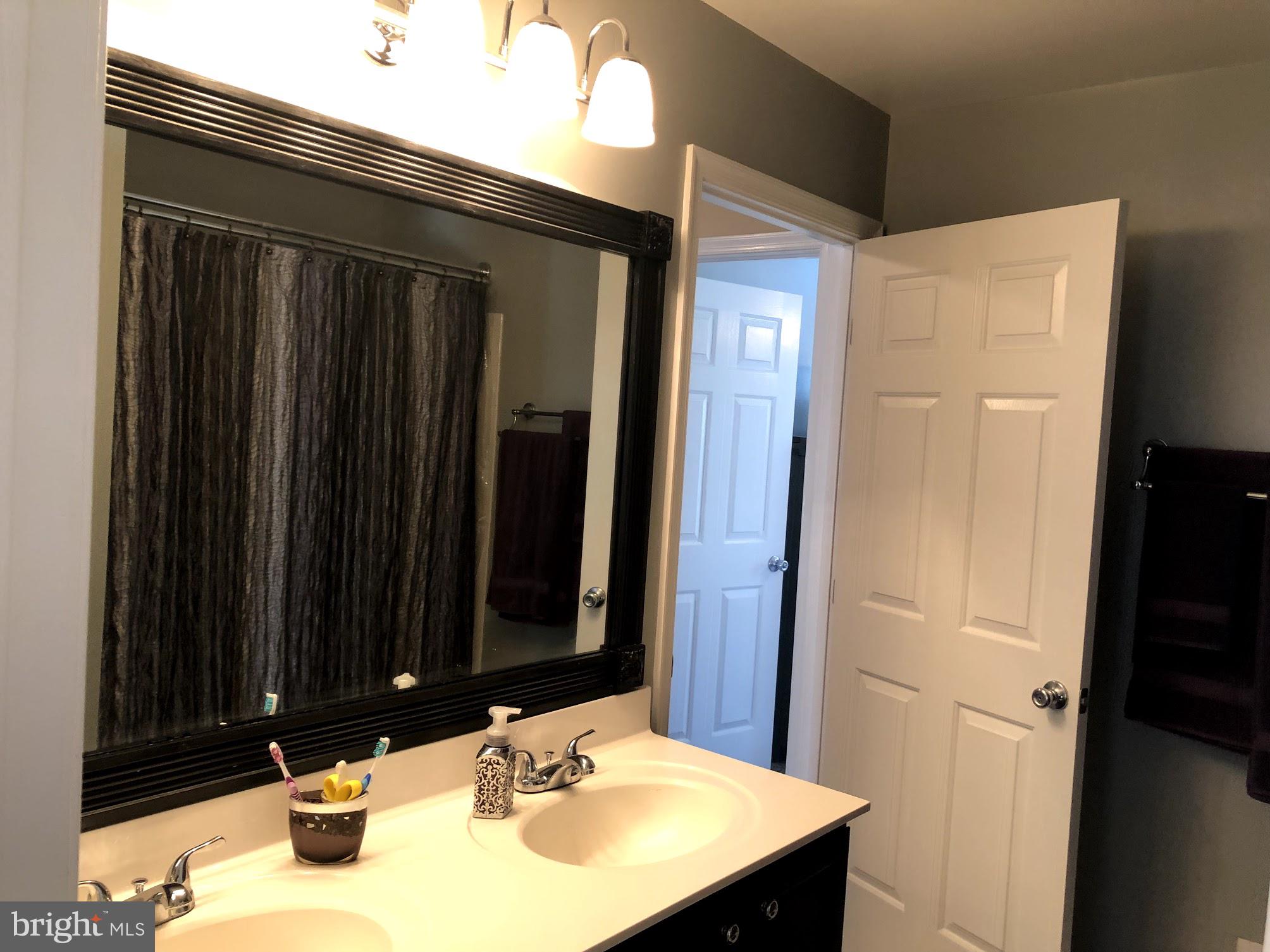 CENTRE RIDGE LAND BAY - Residential Lease