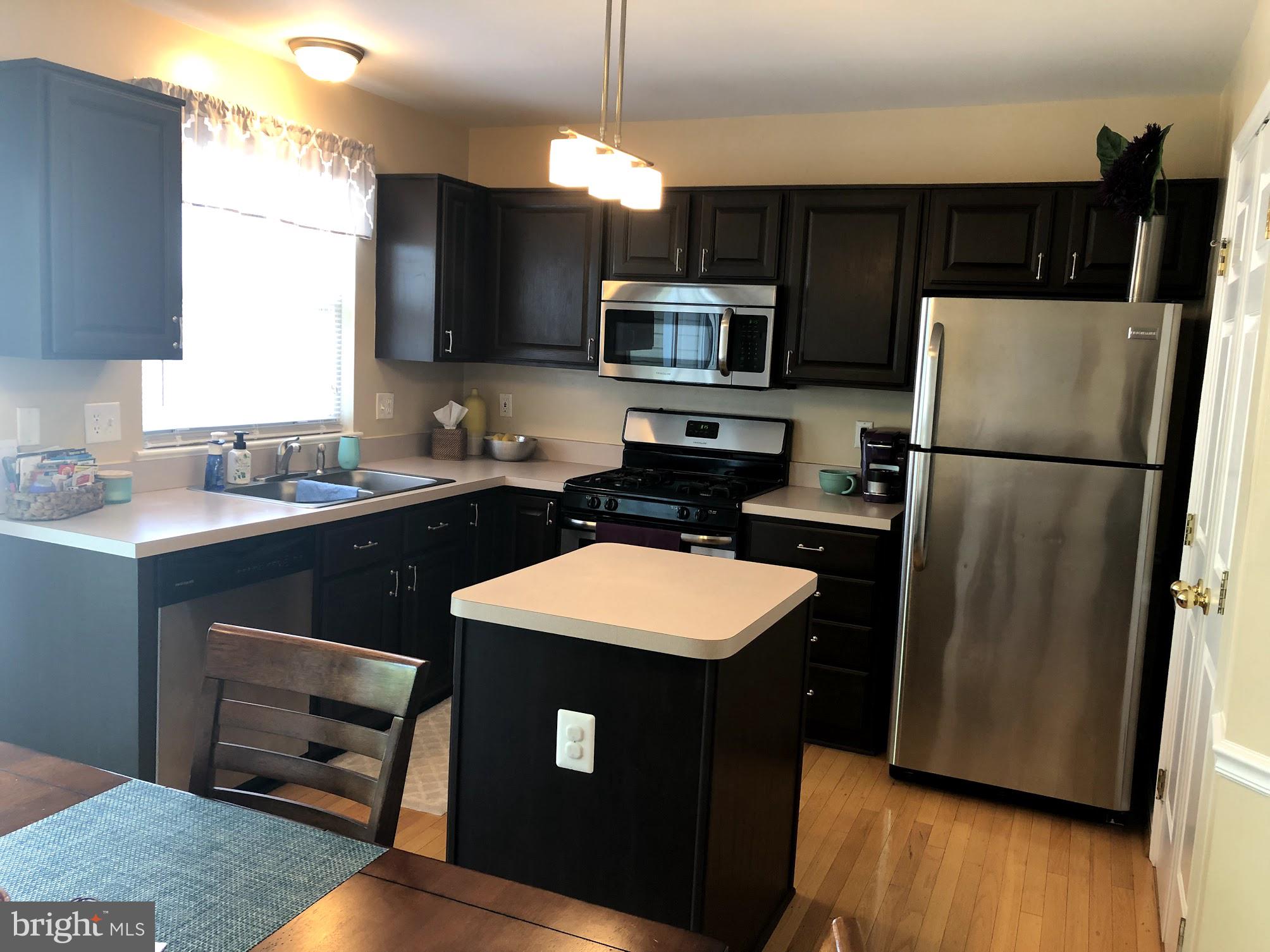 CENTRE RIDGE LAND BAY - Residential Lease