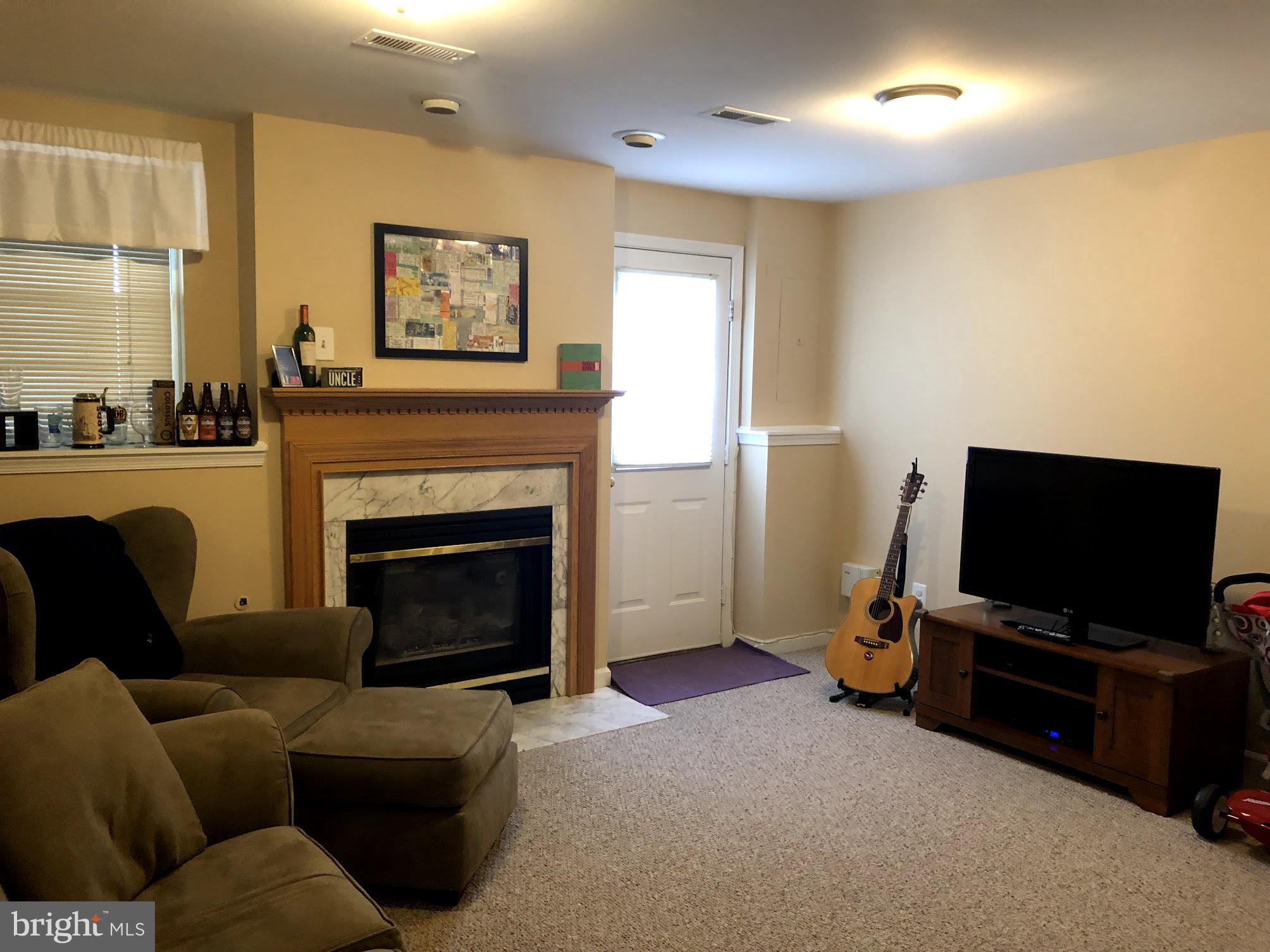 CENTRE RIDGE LAND BAY - Residential Lease