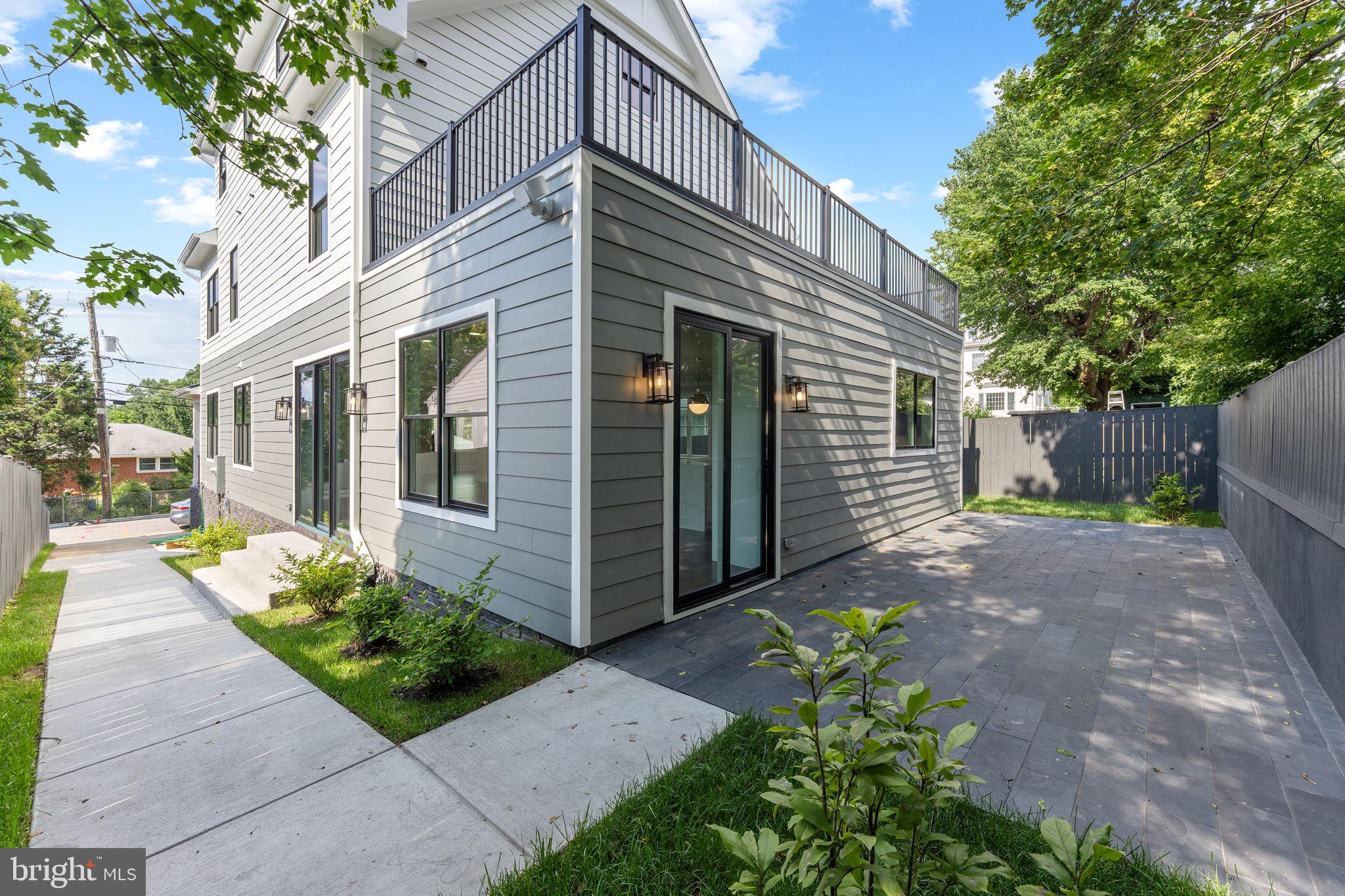 ARLINGTON VIEW - Residential