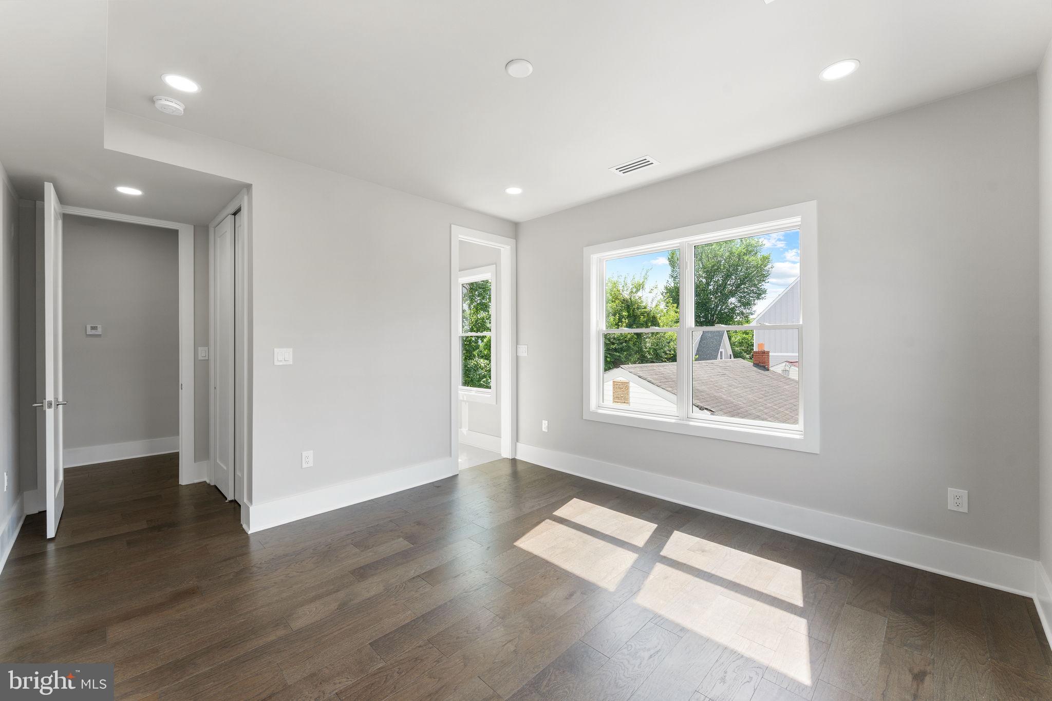 ARLINGTON VIEW - Residential