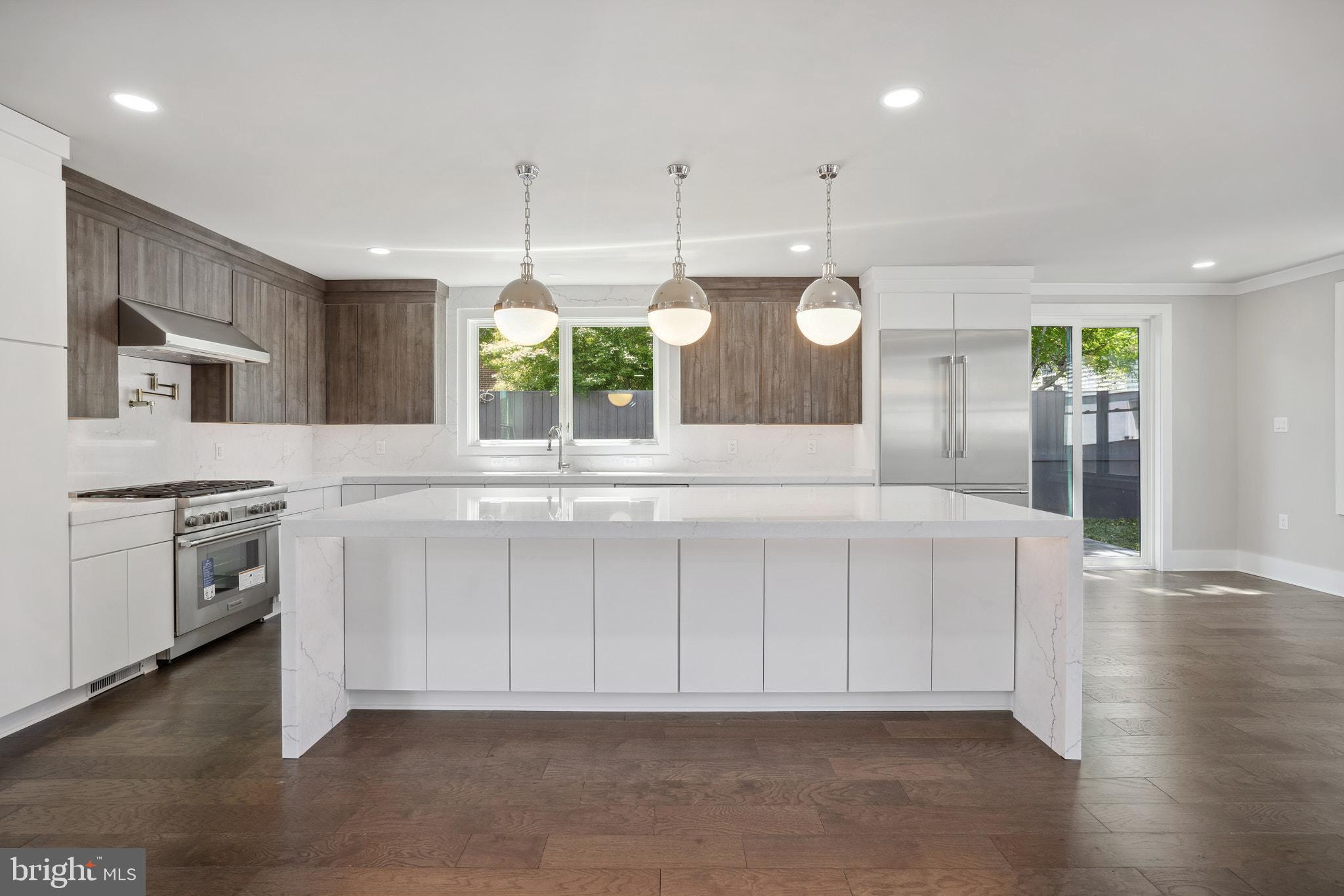 ARLINGTON VIEW - Residential