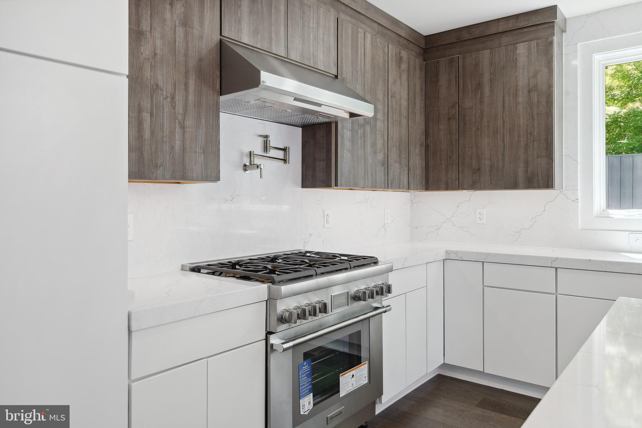 ARLINGTON VIEW - Residential