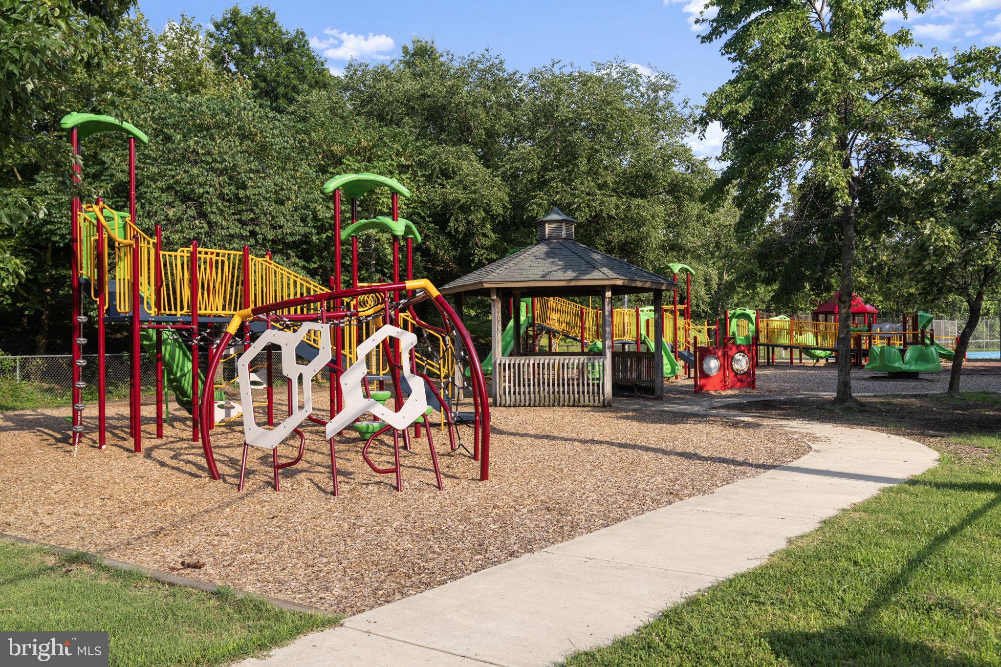 ARLINGTON VIEW - Residential