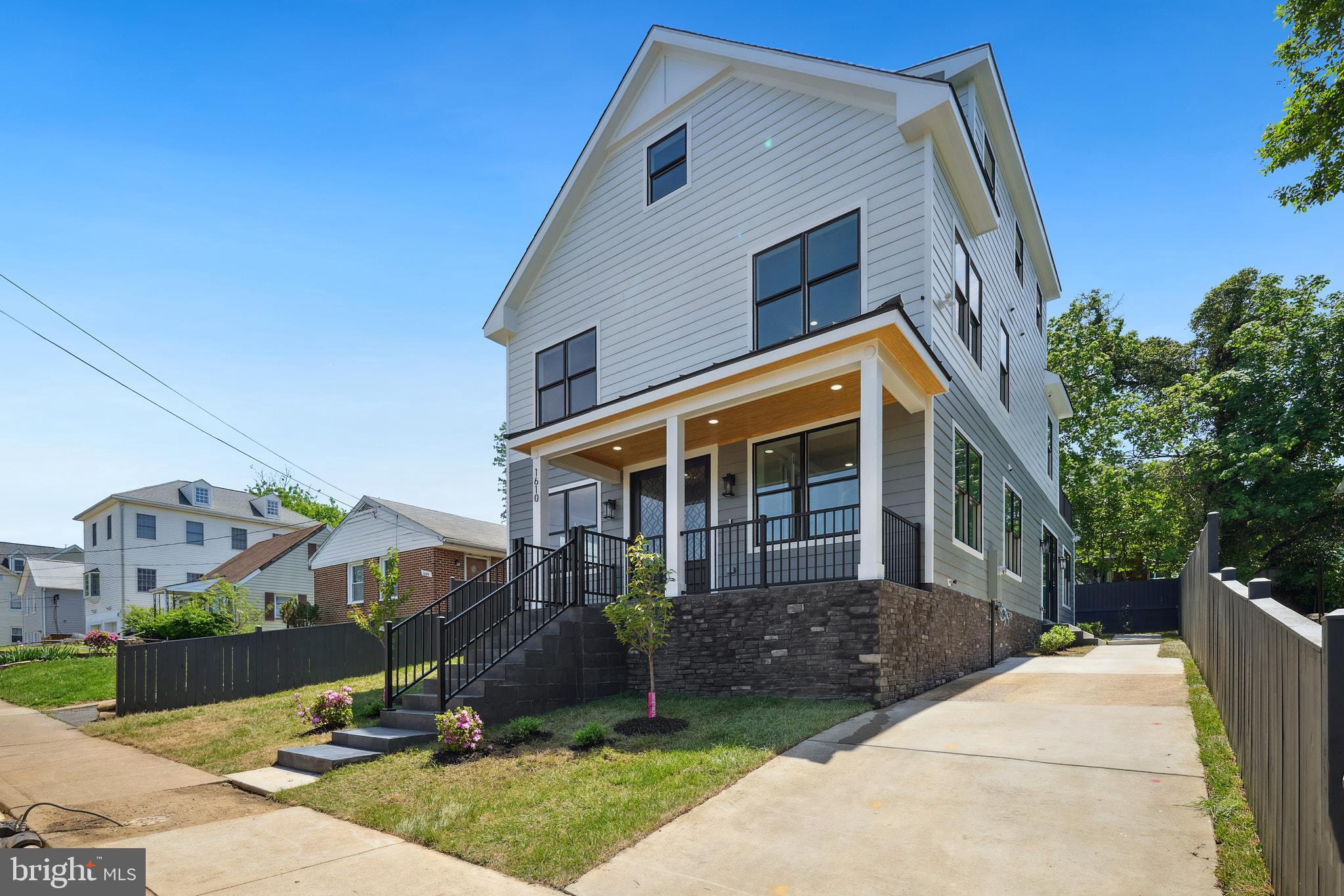 1610 12TH STREET S