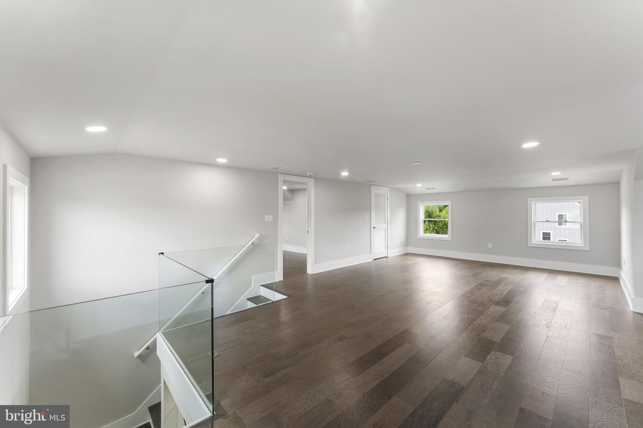 ARLINGTON VIEW - Residential