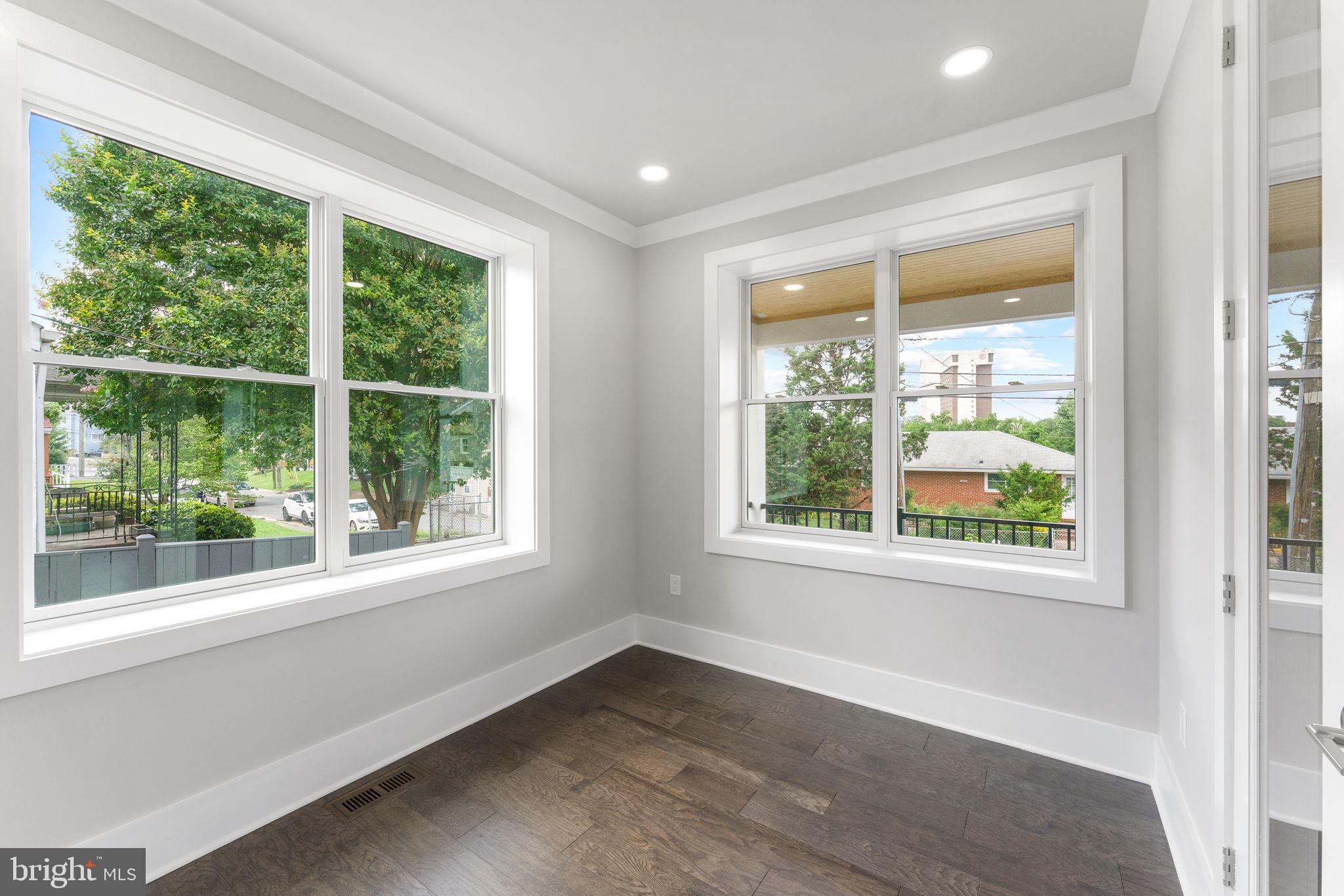 ARLINGTON VIEW - Residential