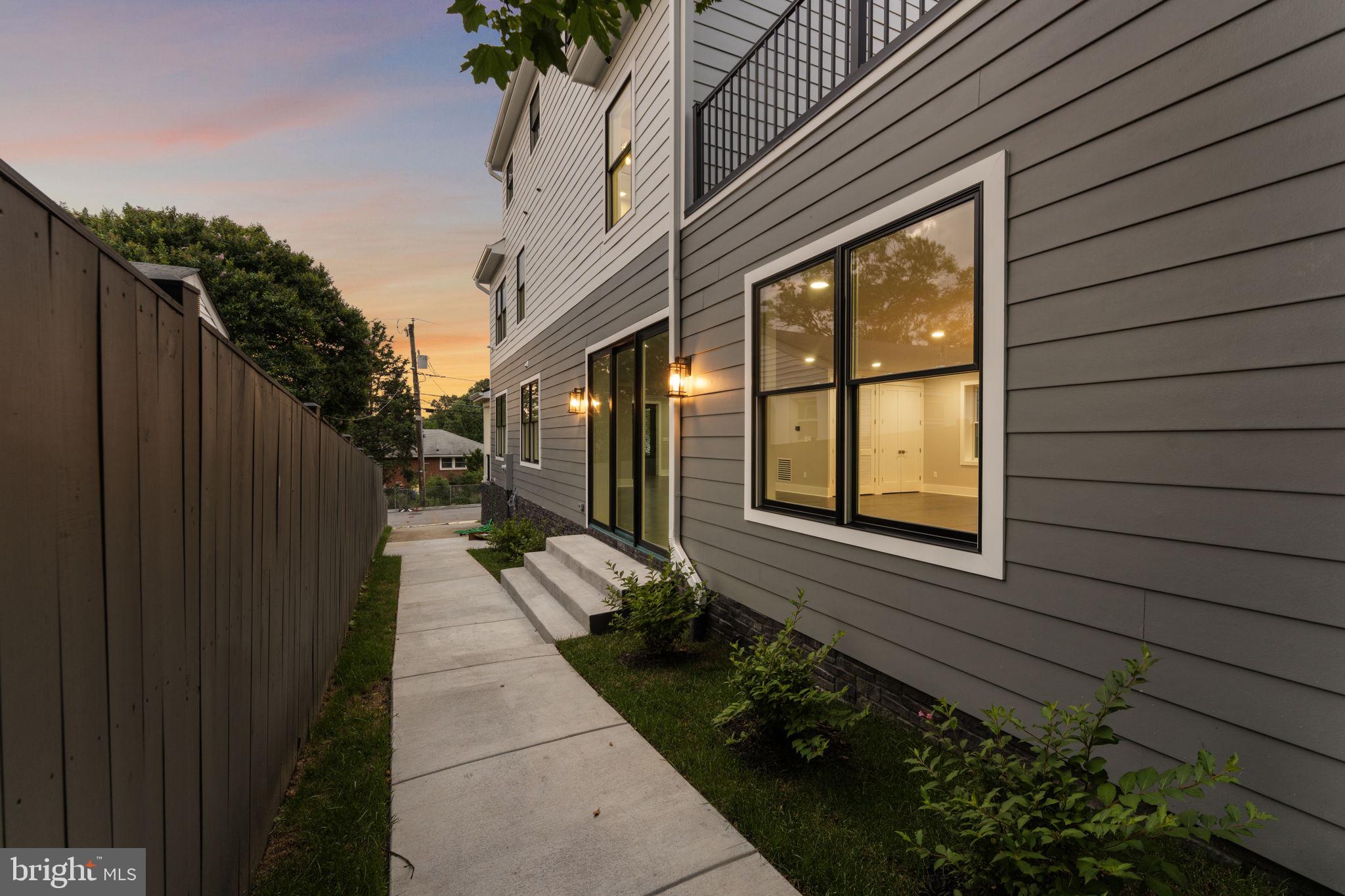 ARLINGTON VIEW - Residential