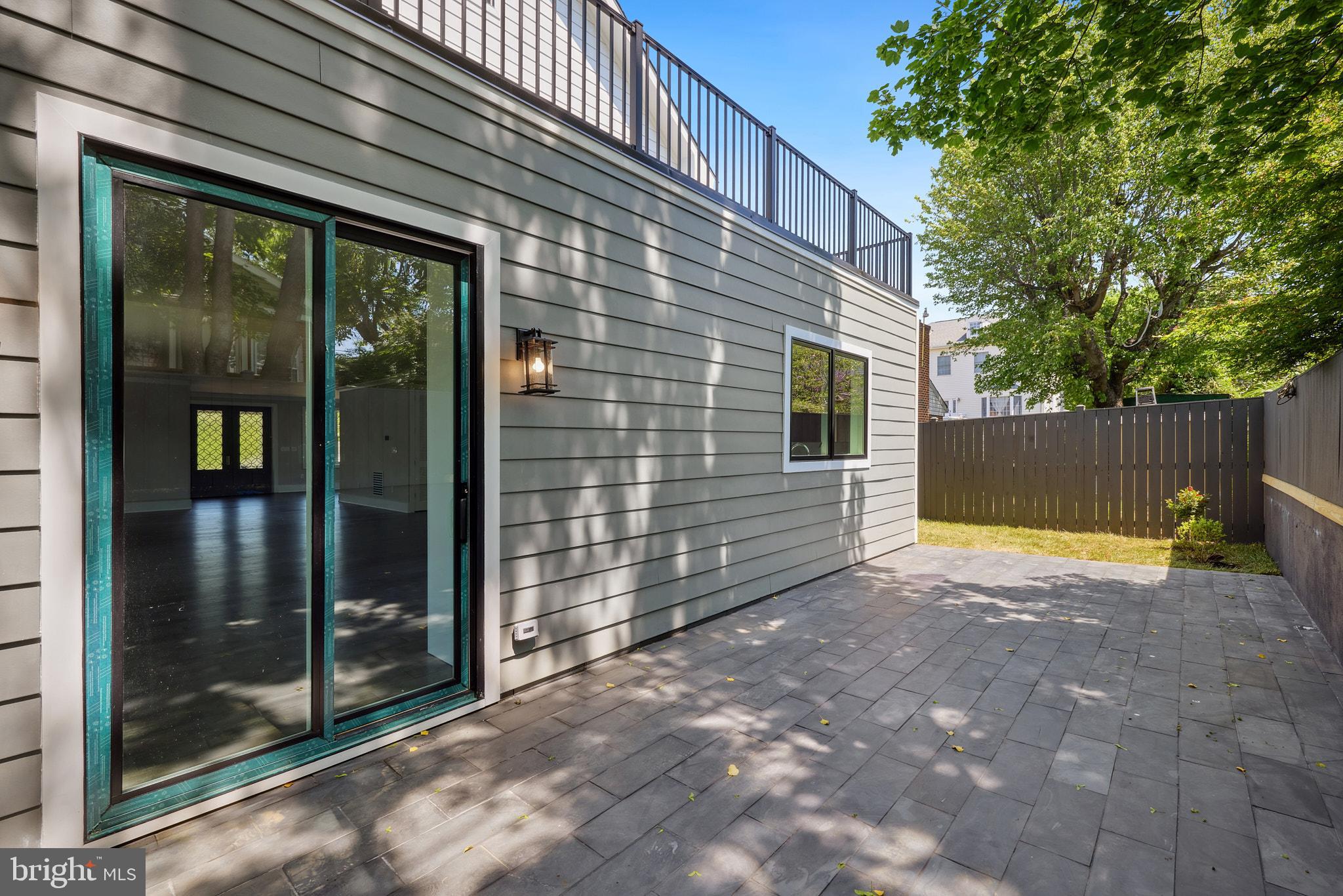 ARLINGTON VIEW - Residential