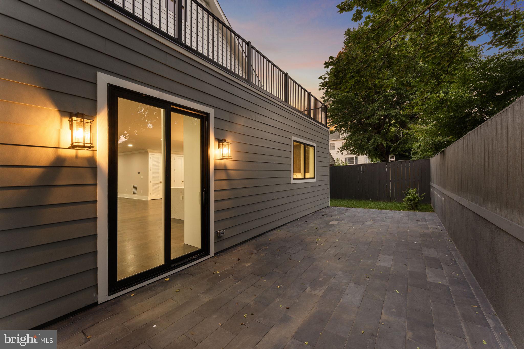 ARLINGTON VIEW - Residential